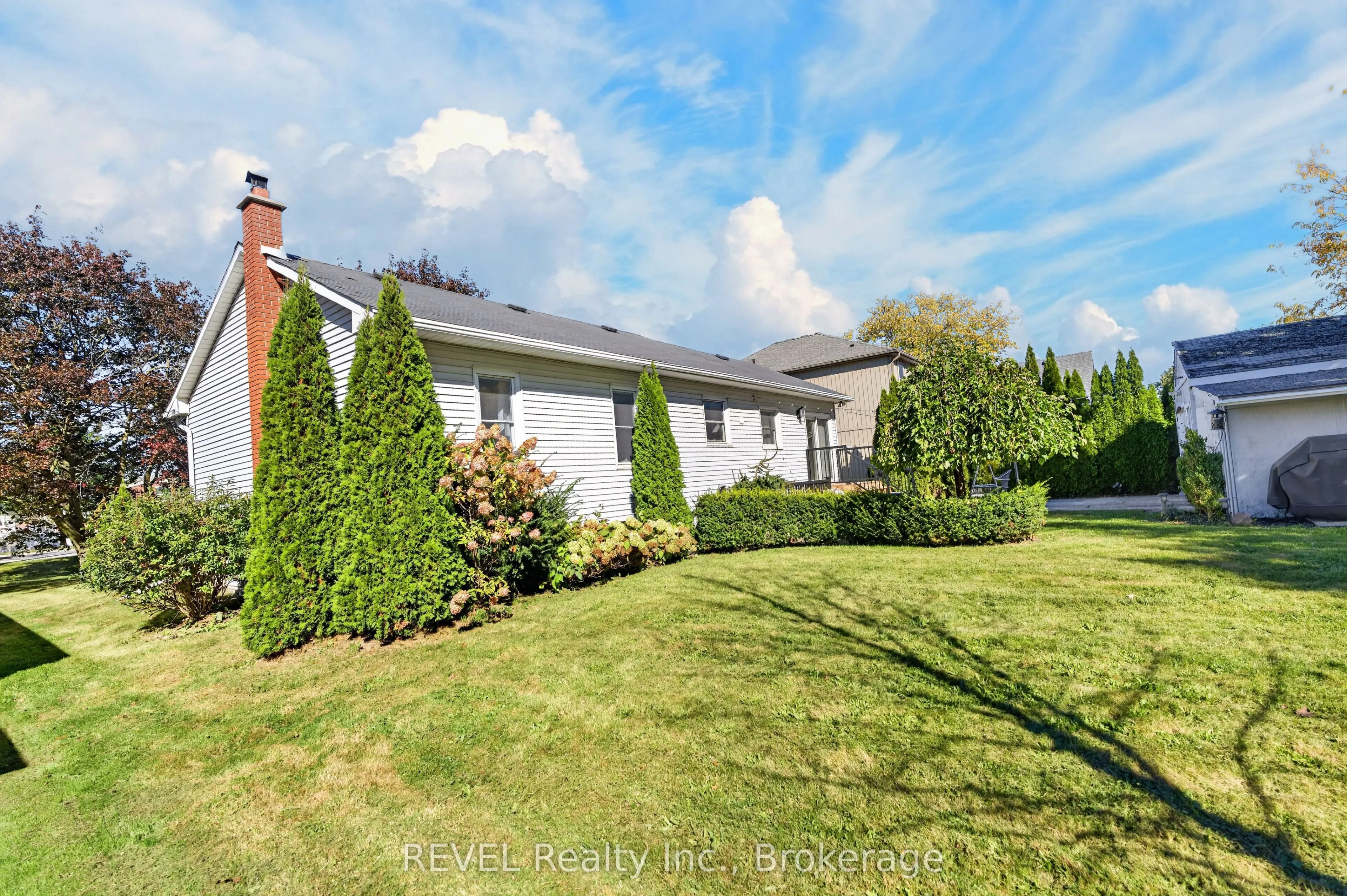 1329 NIAGARA STONE Road