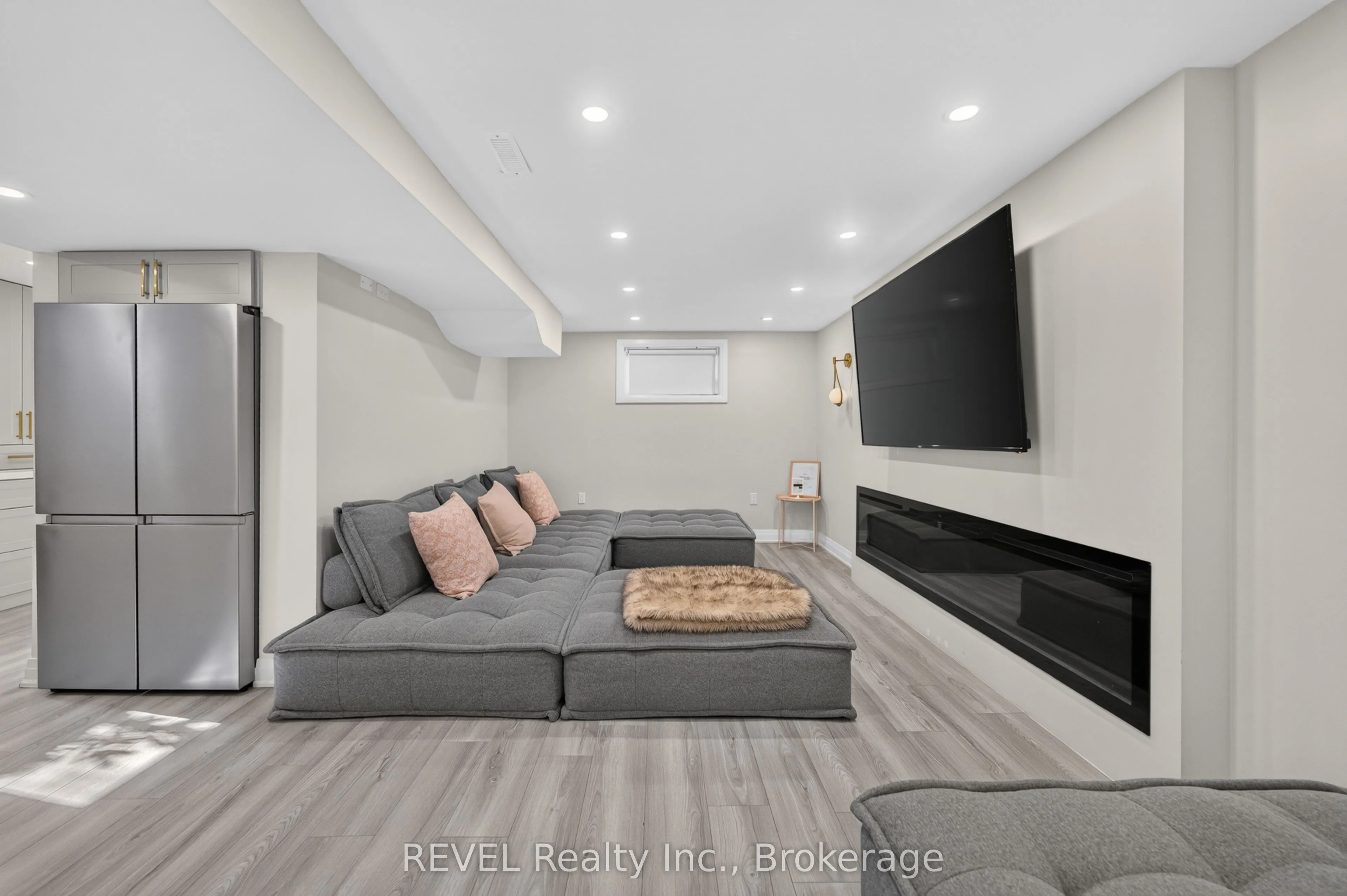 1329 NIAGARA STONE Road
