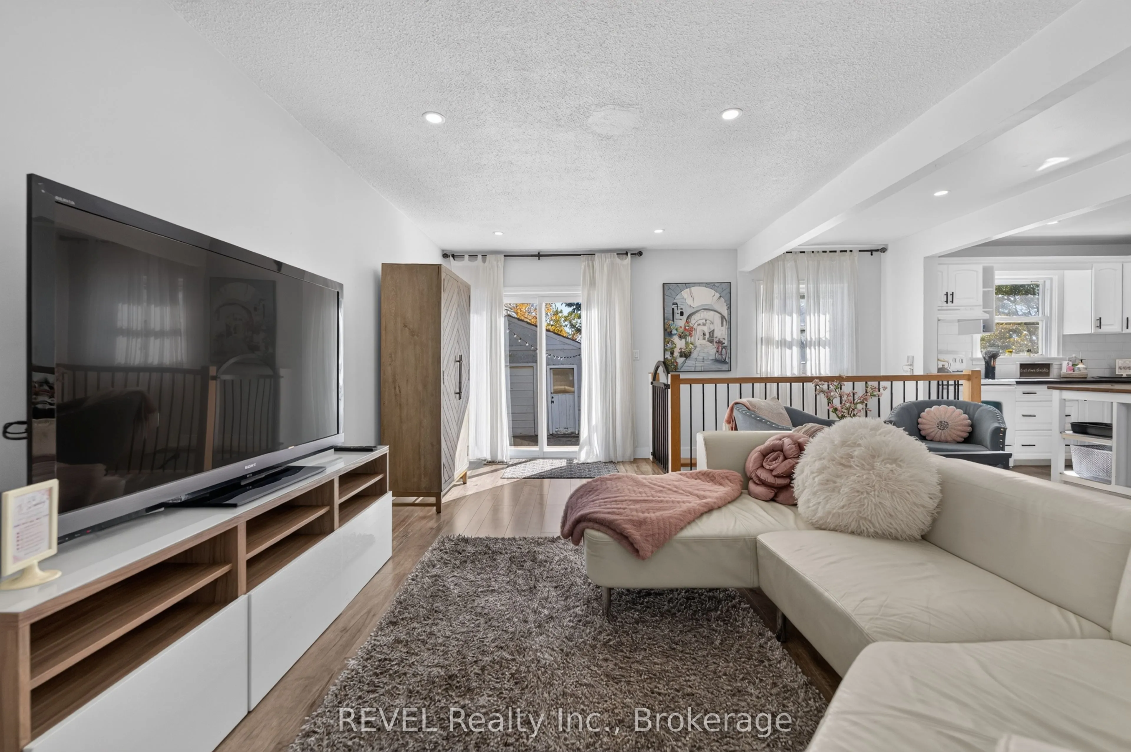 1329 NIAGARA STONE Road