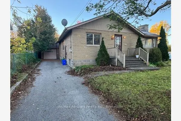 101 Colborne Street W