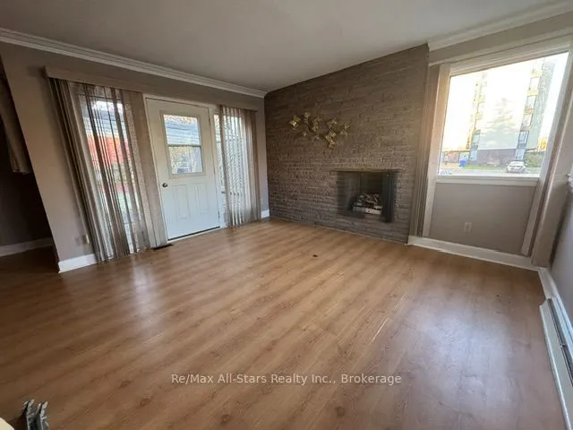 101 Colborne Street W
