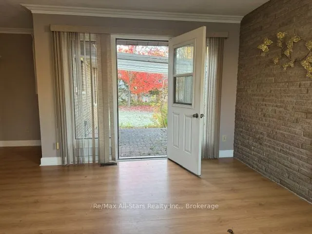 101 Colborne Street W