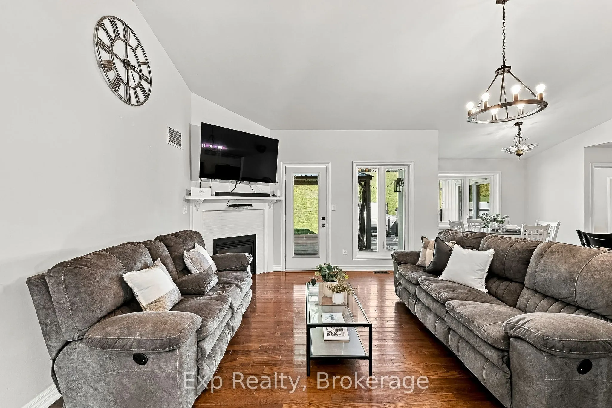 3835 Harwood Road