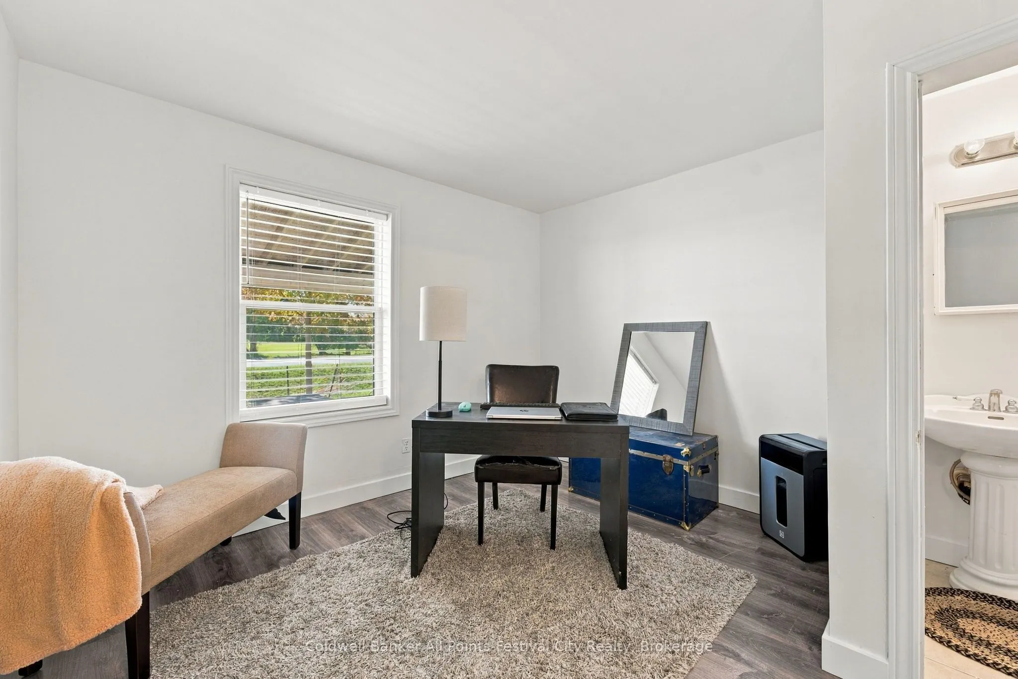 10 Amberley Road