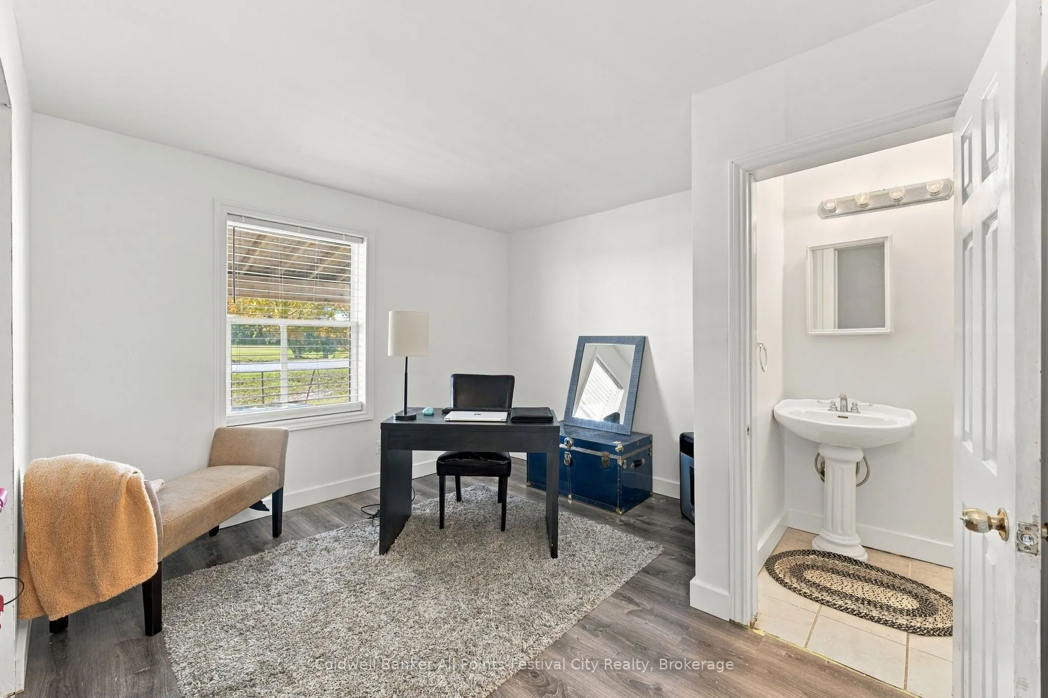 10 Amberley Road