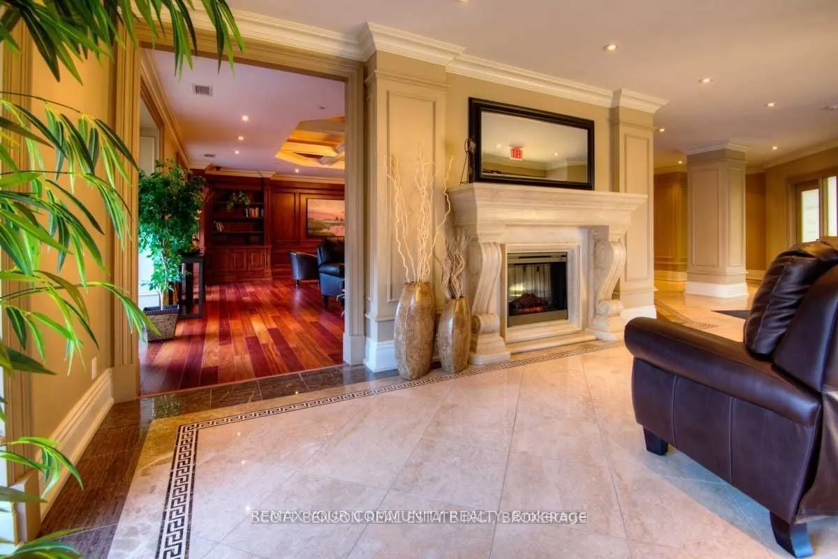 223 Erb Street W #106