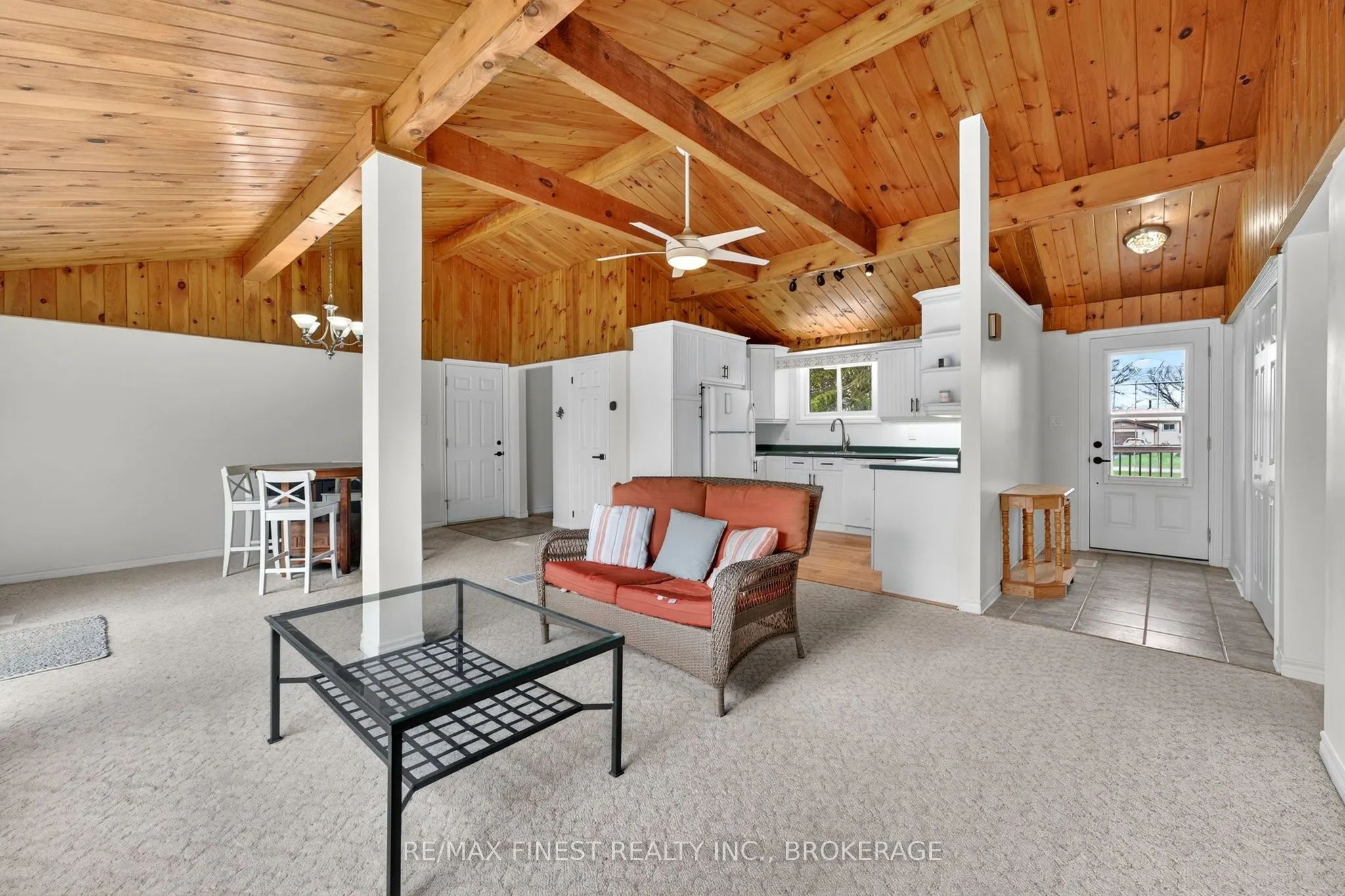 8 Sunrise Court