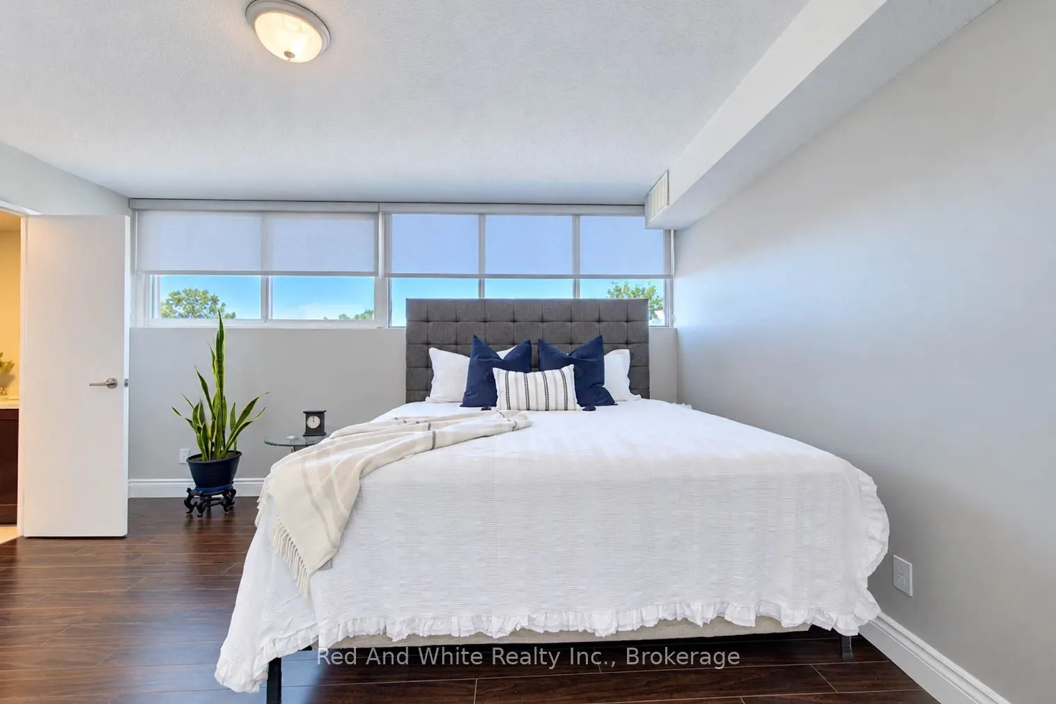 375 King Street N #1101