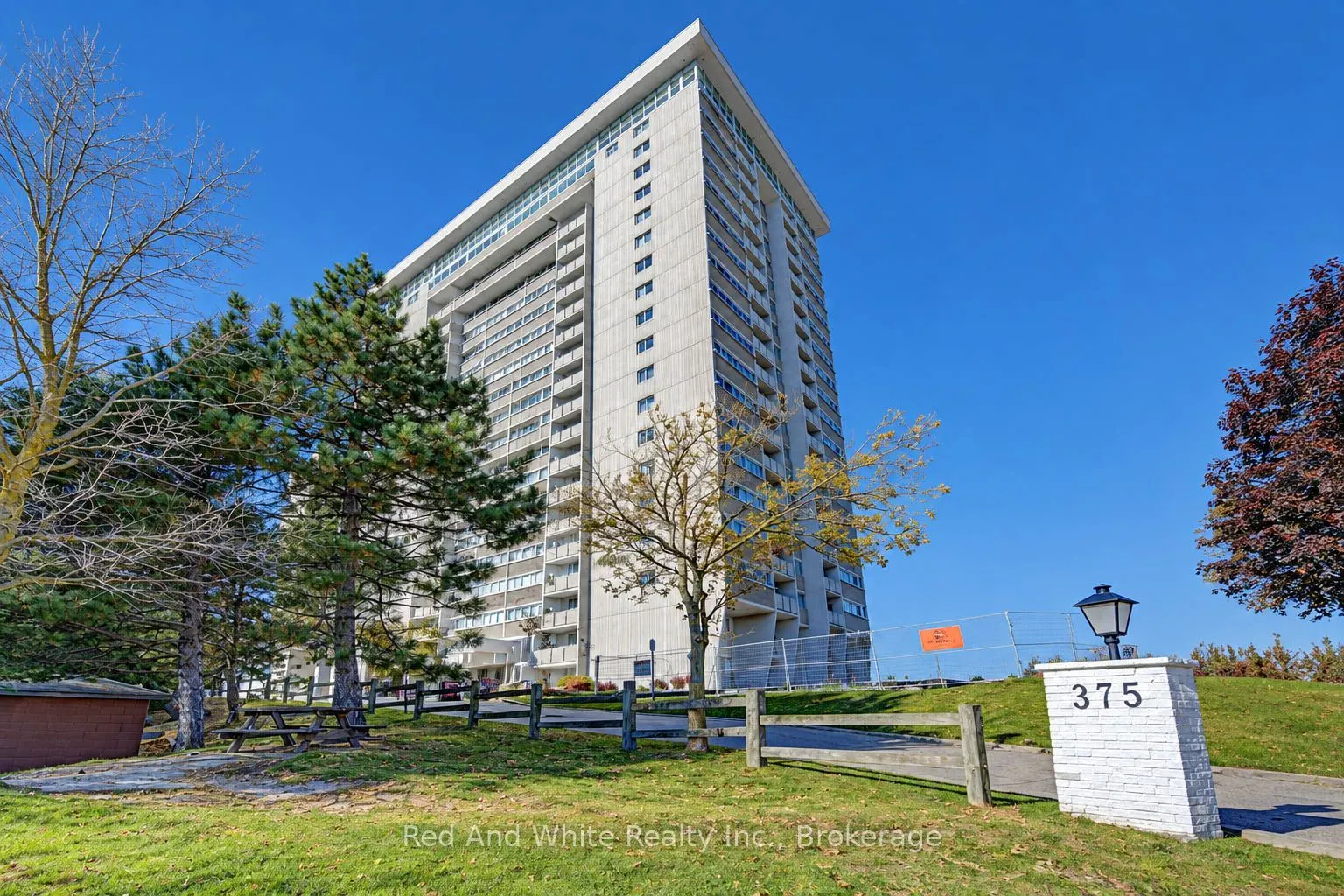 375 King Street N #1101
