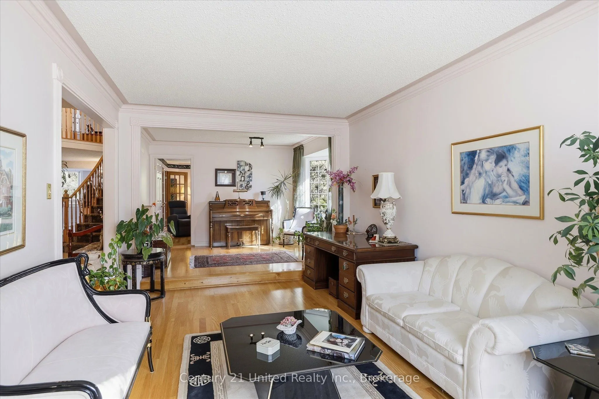 1600 Firwood Crescent