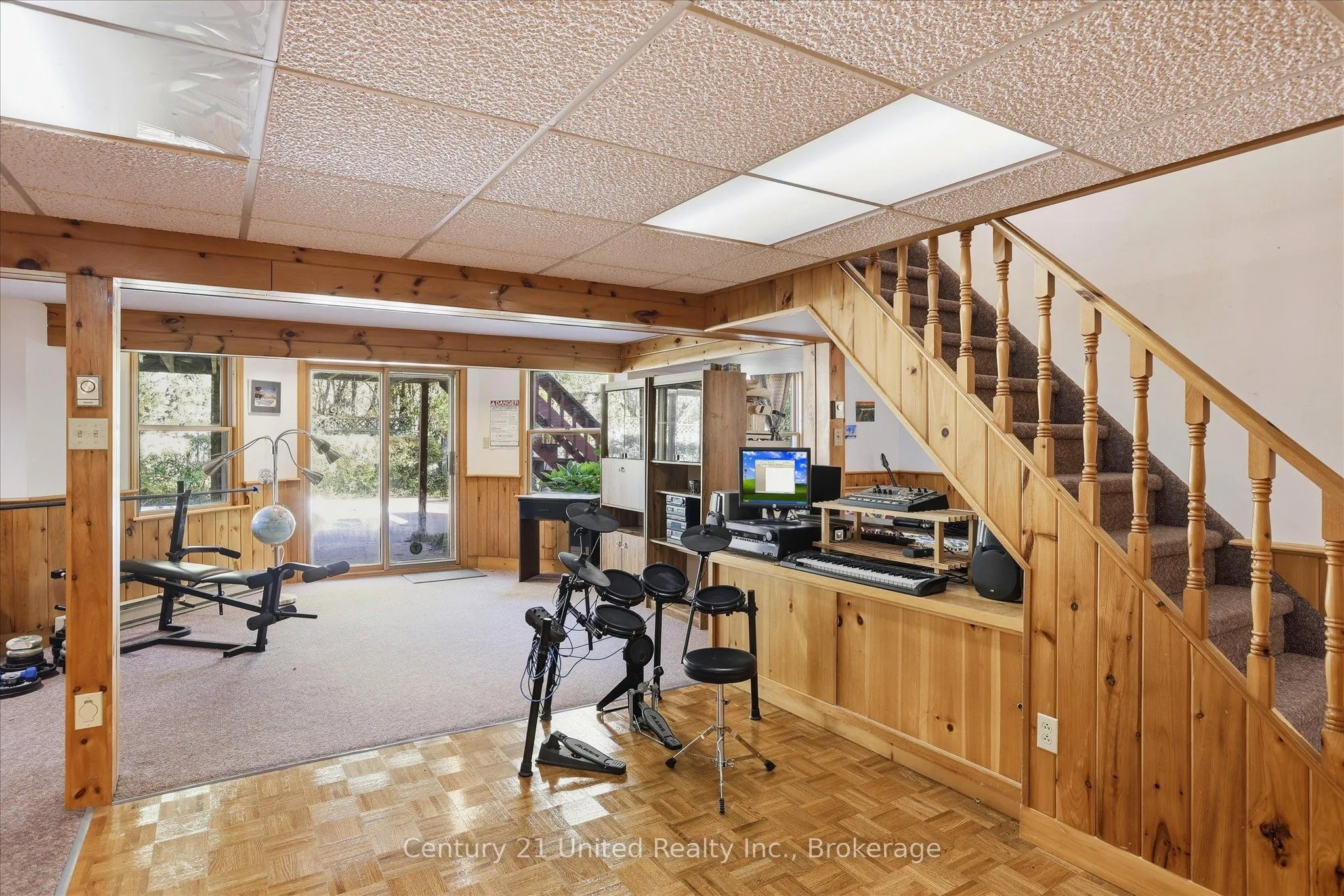 1600 Firwood Crescent