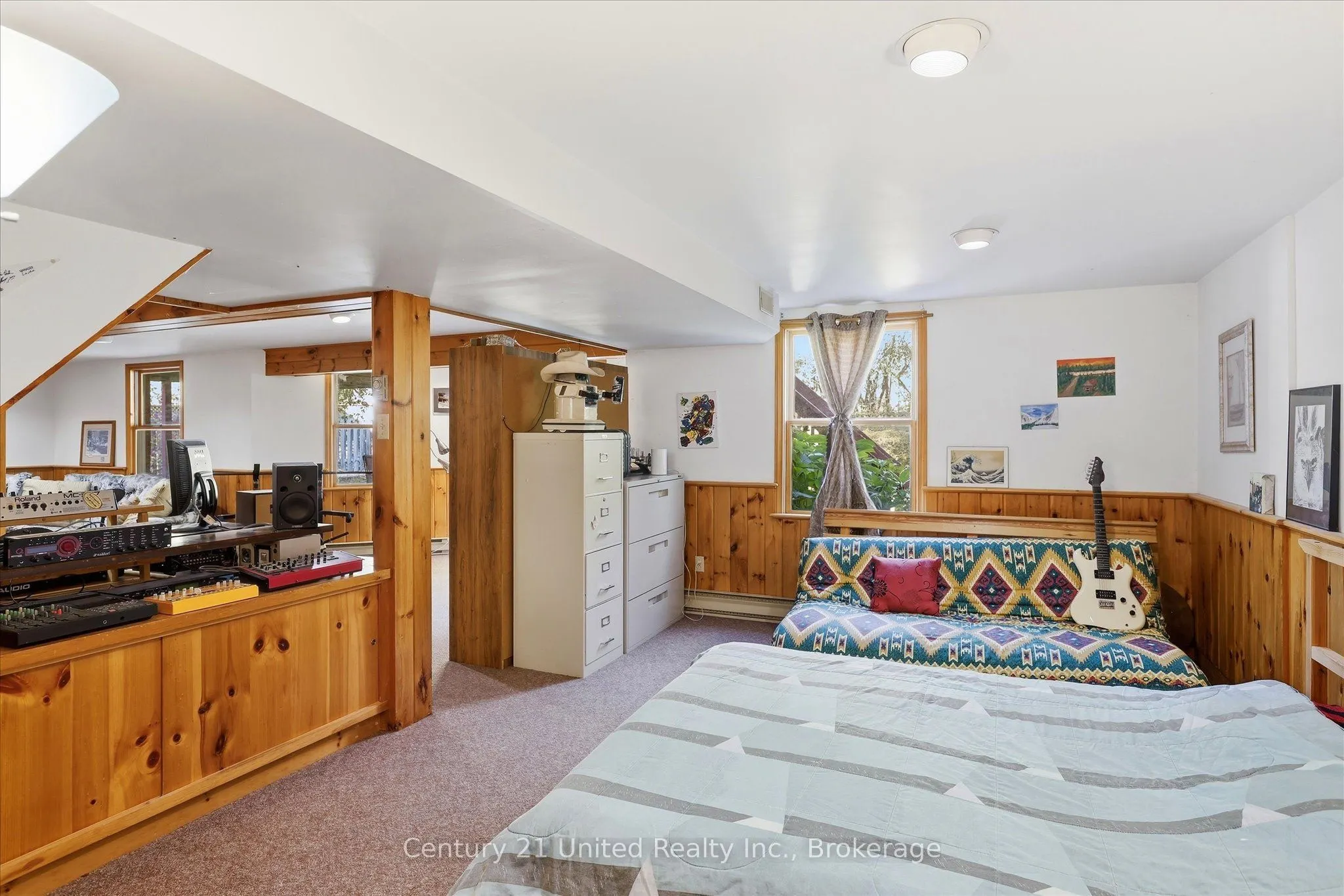 1600 Firwood Crescent