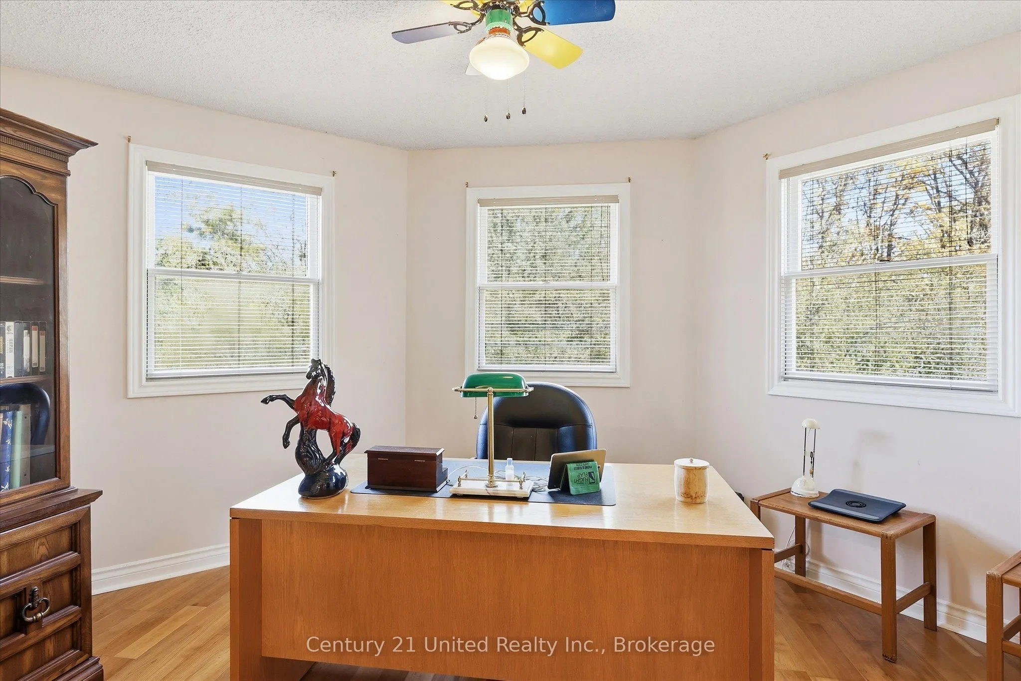 1600 Firwood Crescent