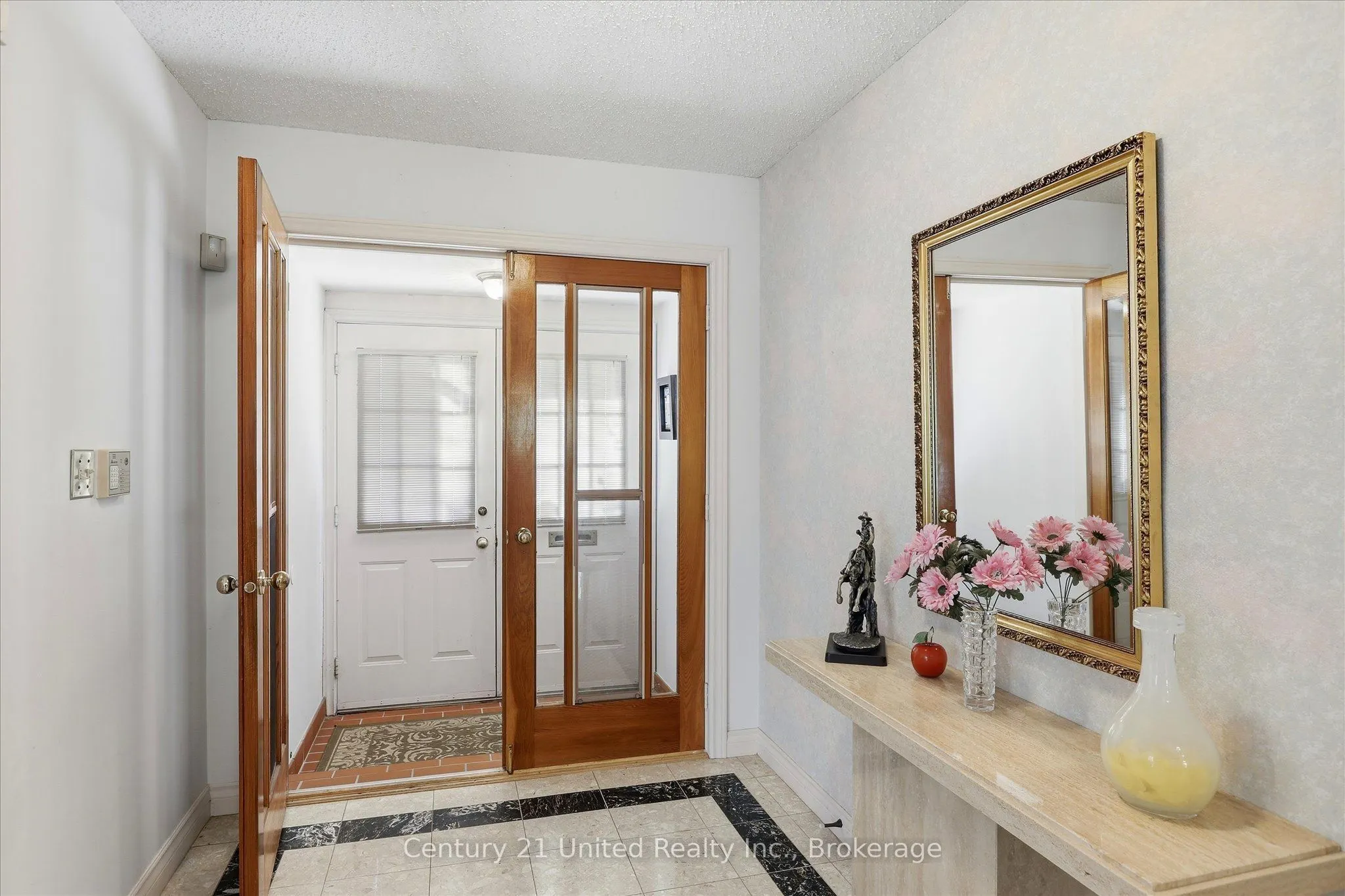1600 Firwood Crescent