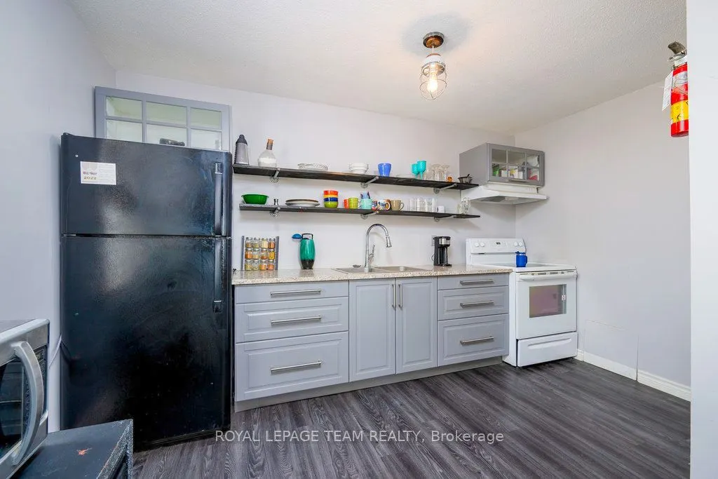 422 Donald B Munro Drive