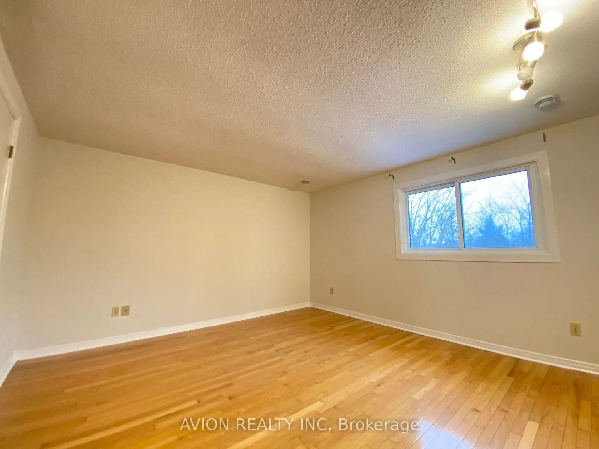 1786 Attawandaron Road #36