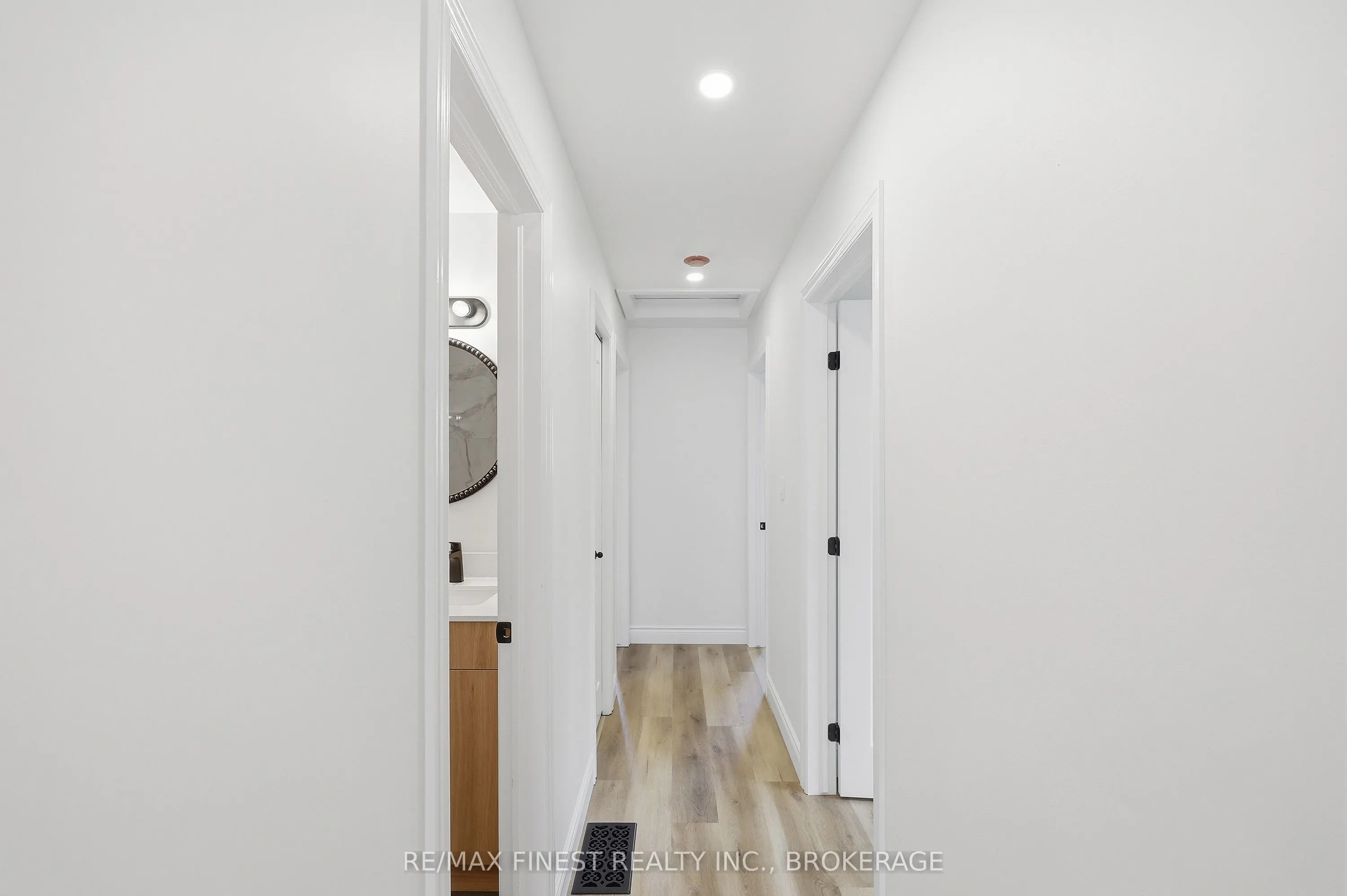 882 BEACONHILL Court