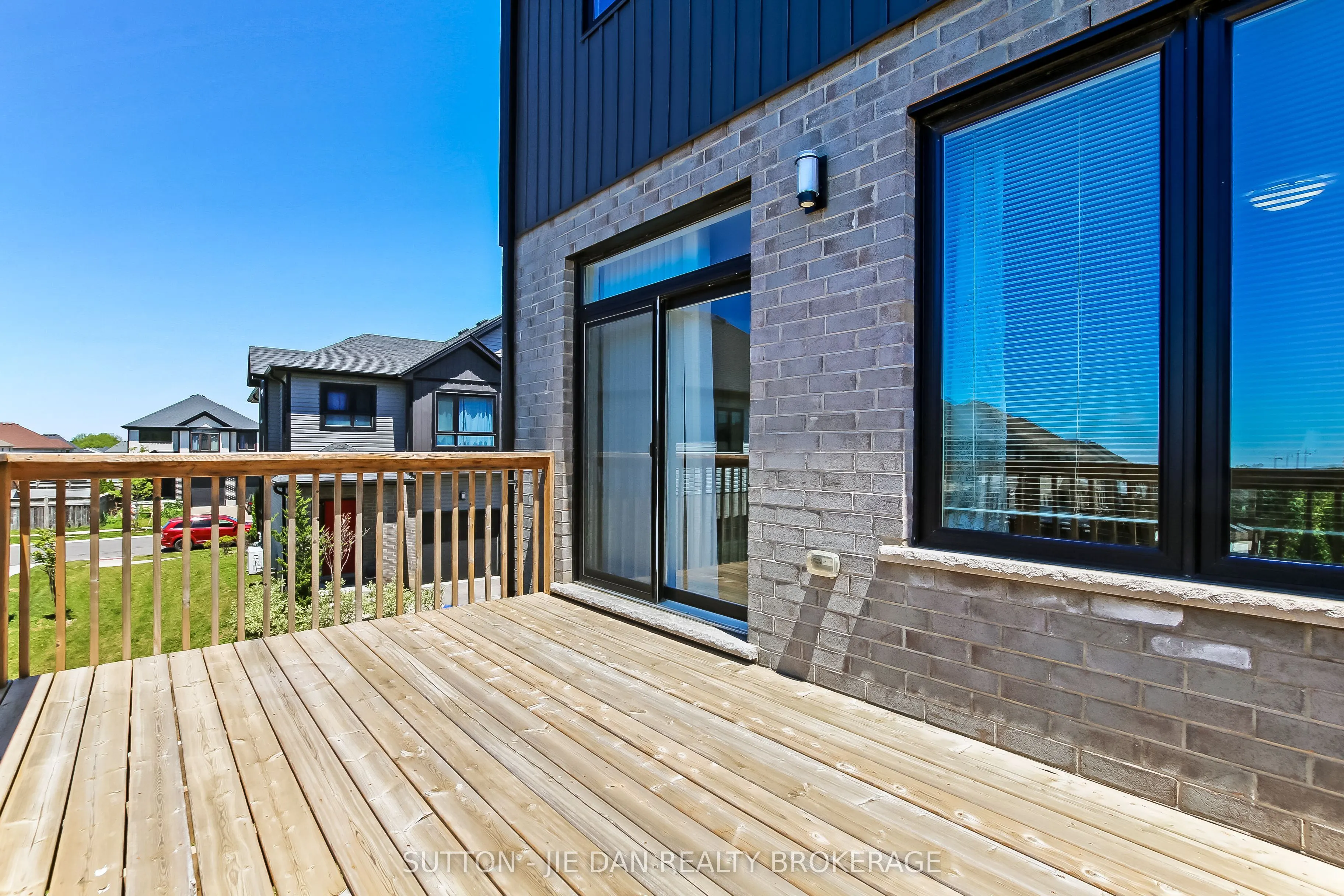 819 KLEINBURG Drive #2