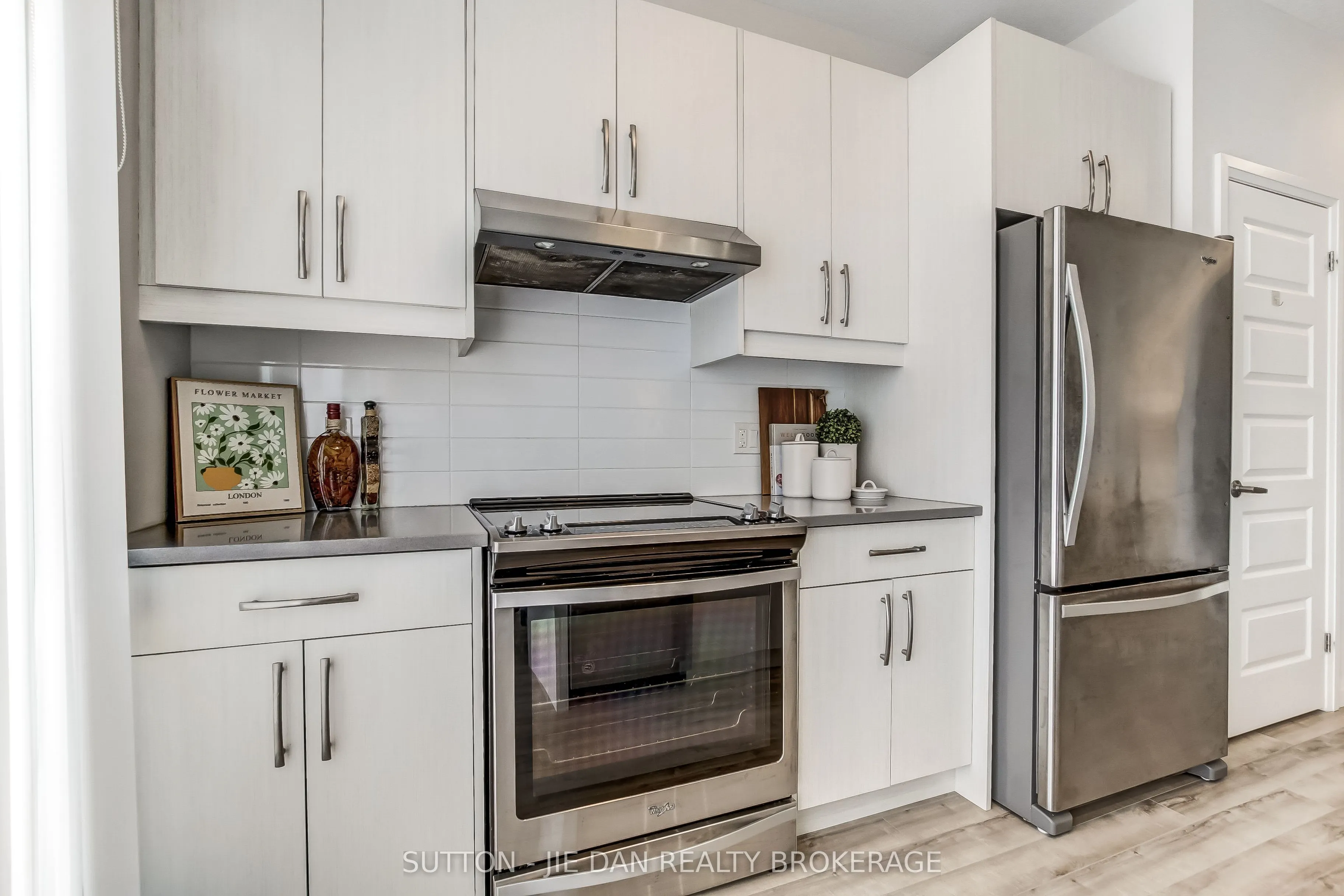 819 KLEINBURG Drive #2