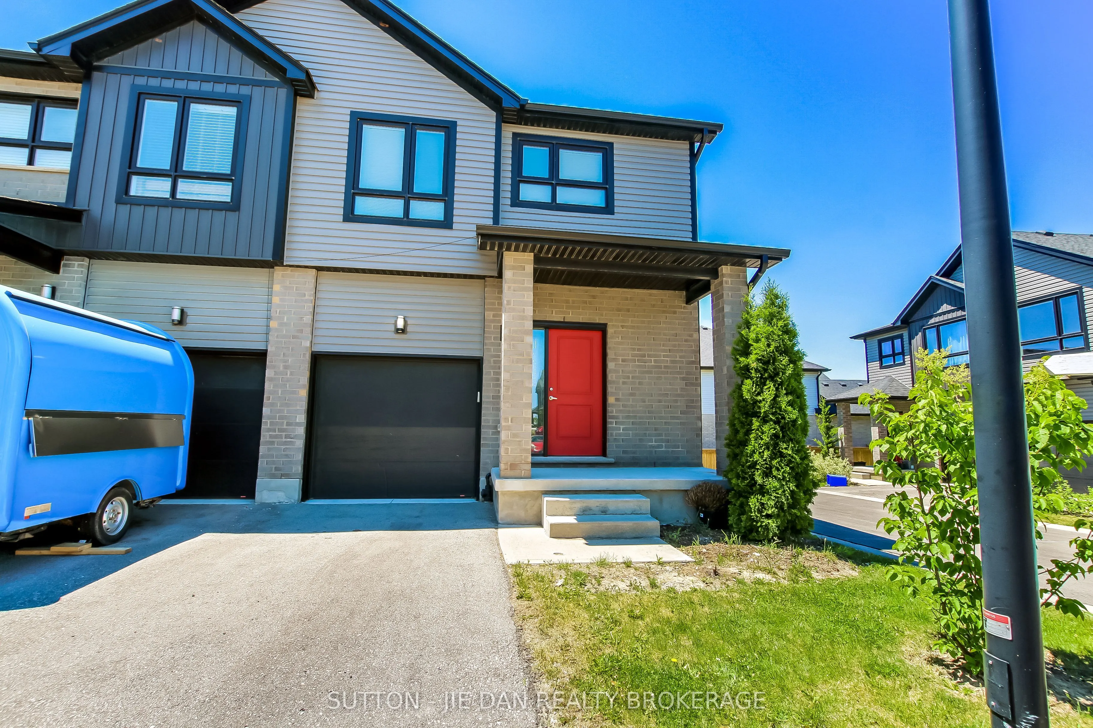 819 KLEINBURG Drive #2