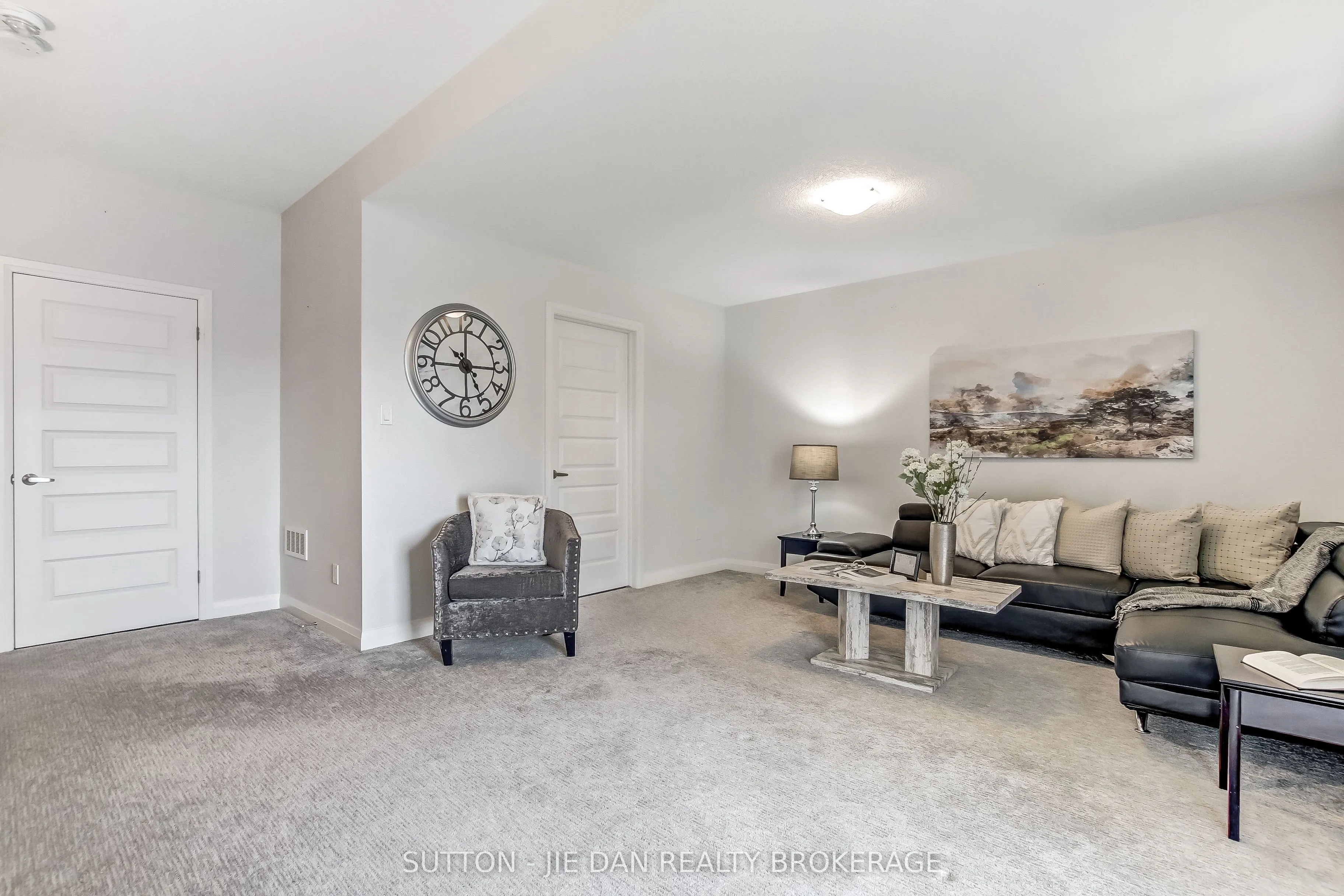 819 KLEINBURG Drive #2