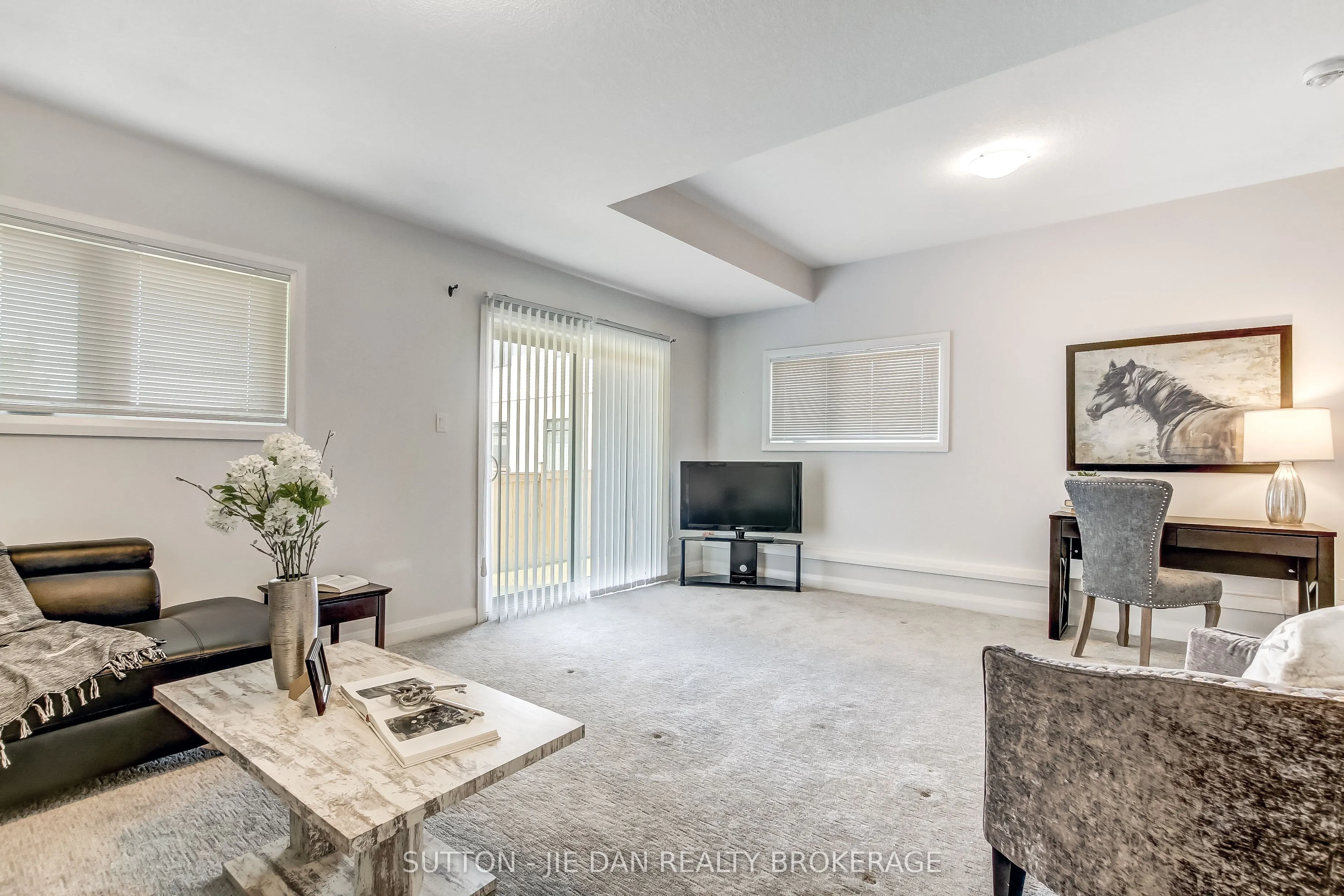 819 KLEINBURG Drive #2