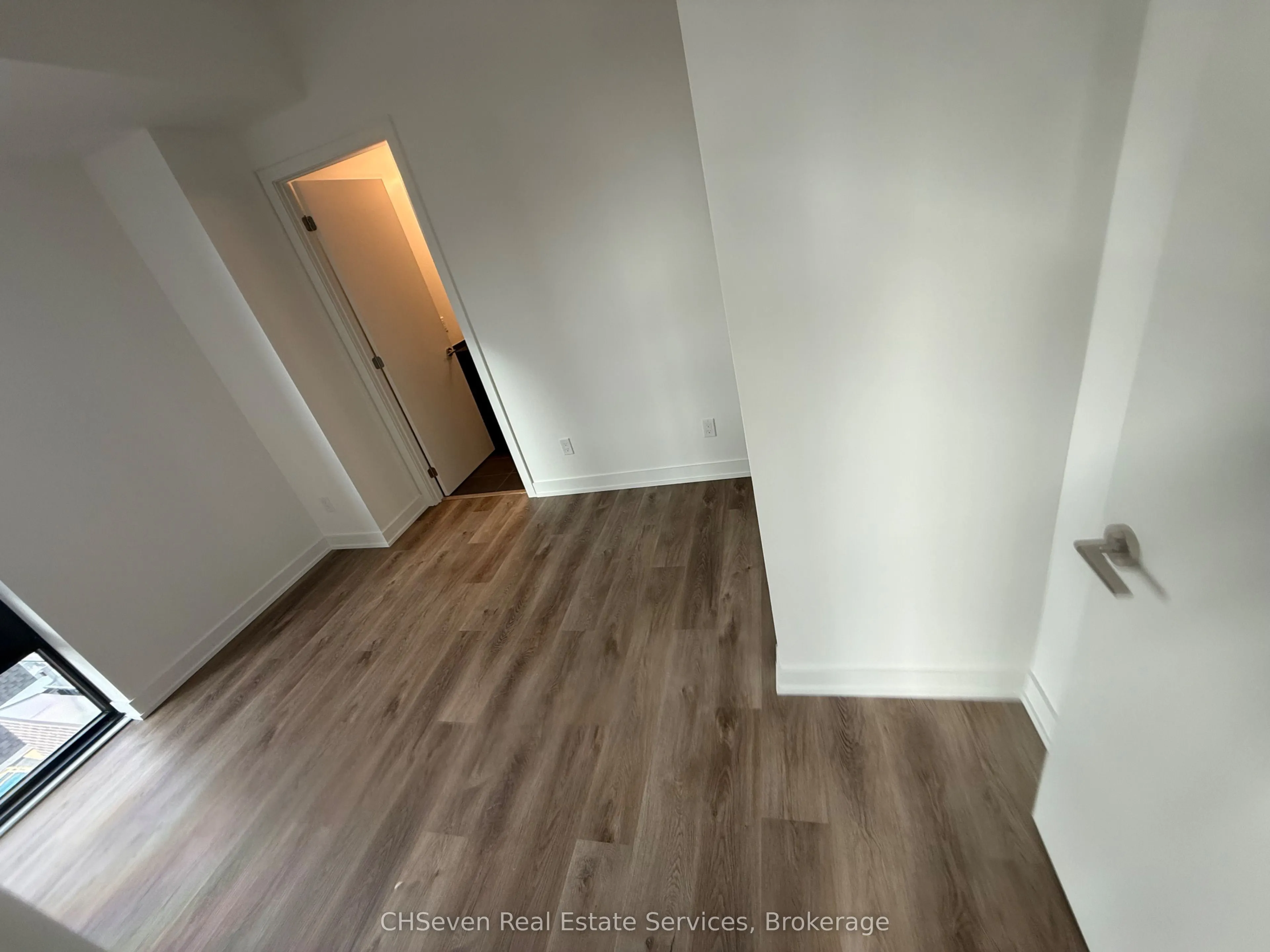 91 John Street N #702