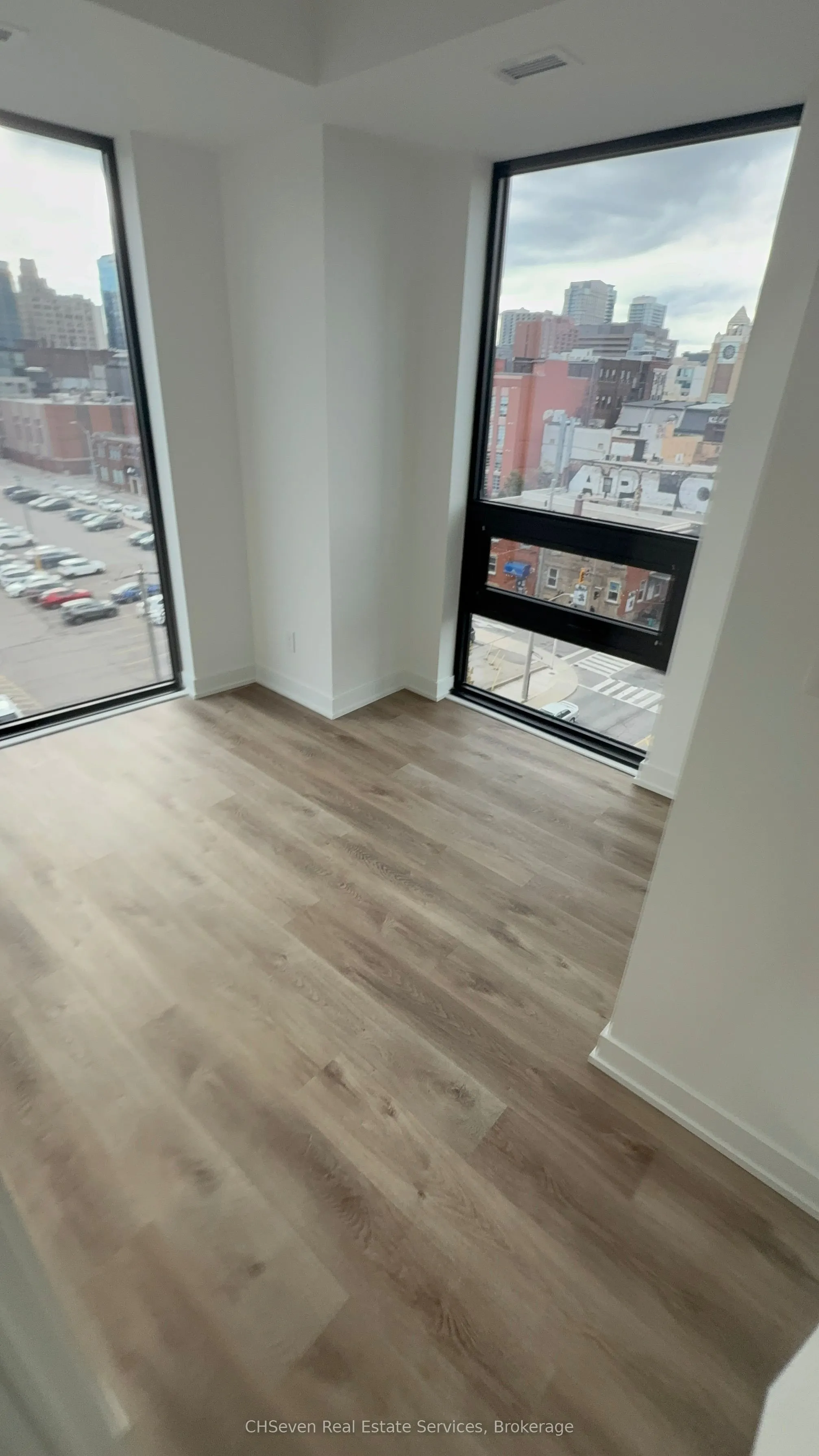 91 John Street N #702