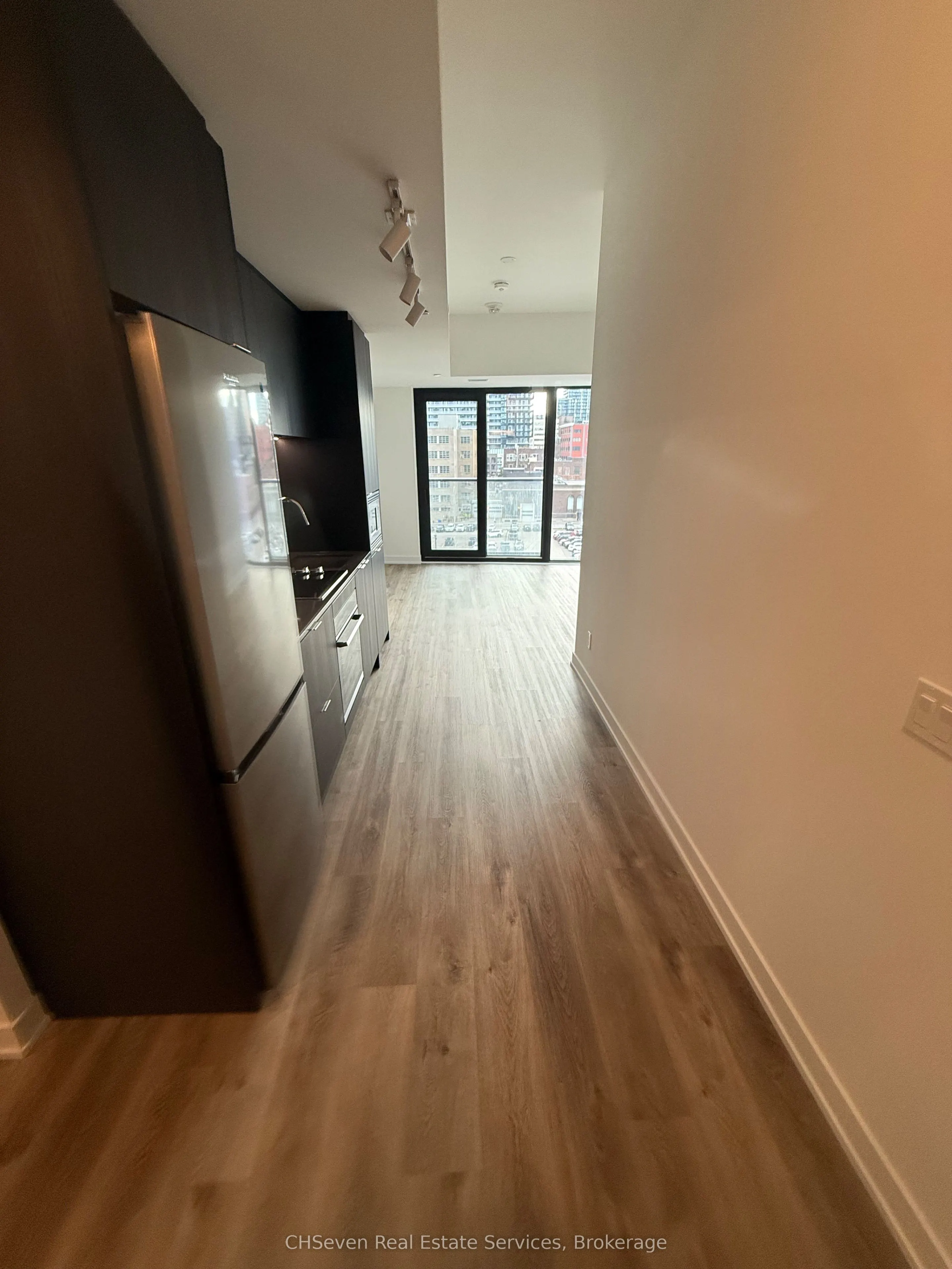 91 John Street N #702