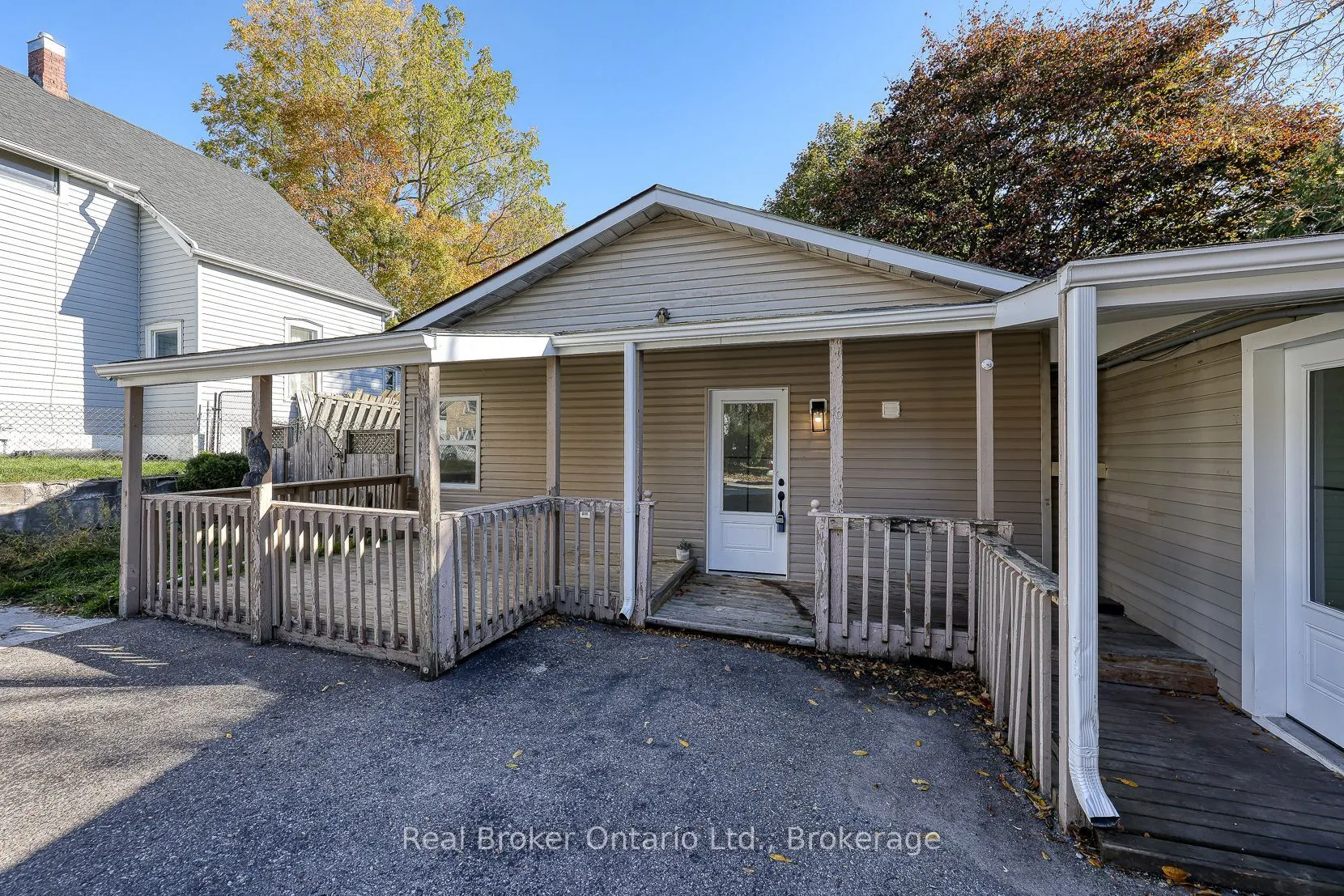 10 Givins Street