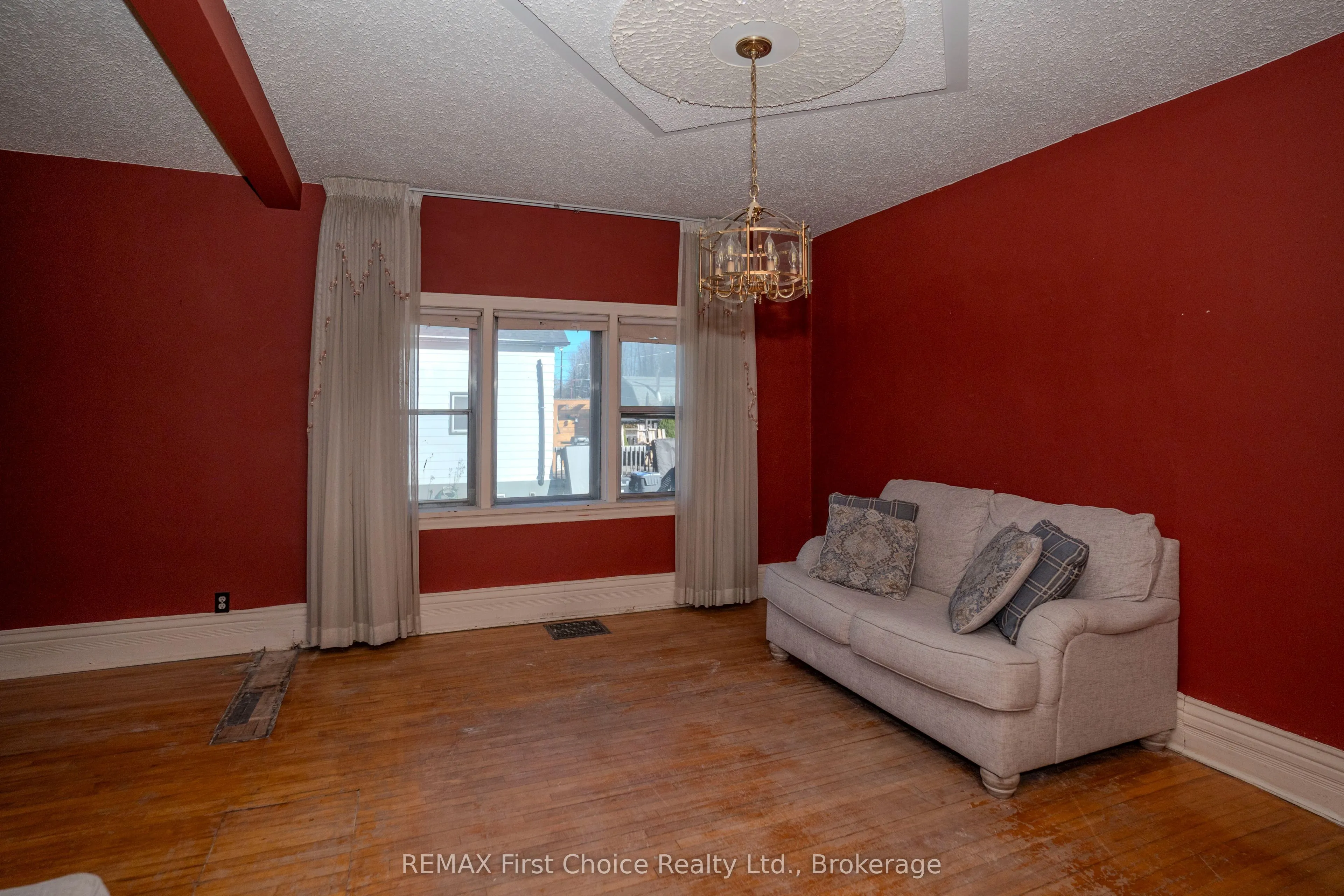 1004 Alberta Street
