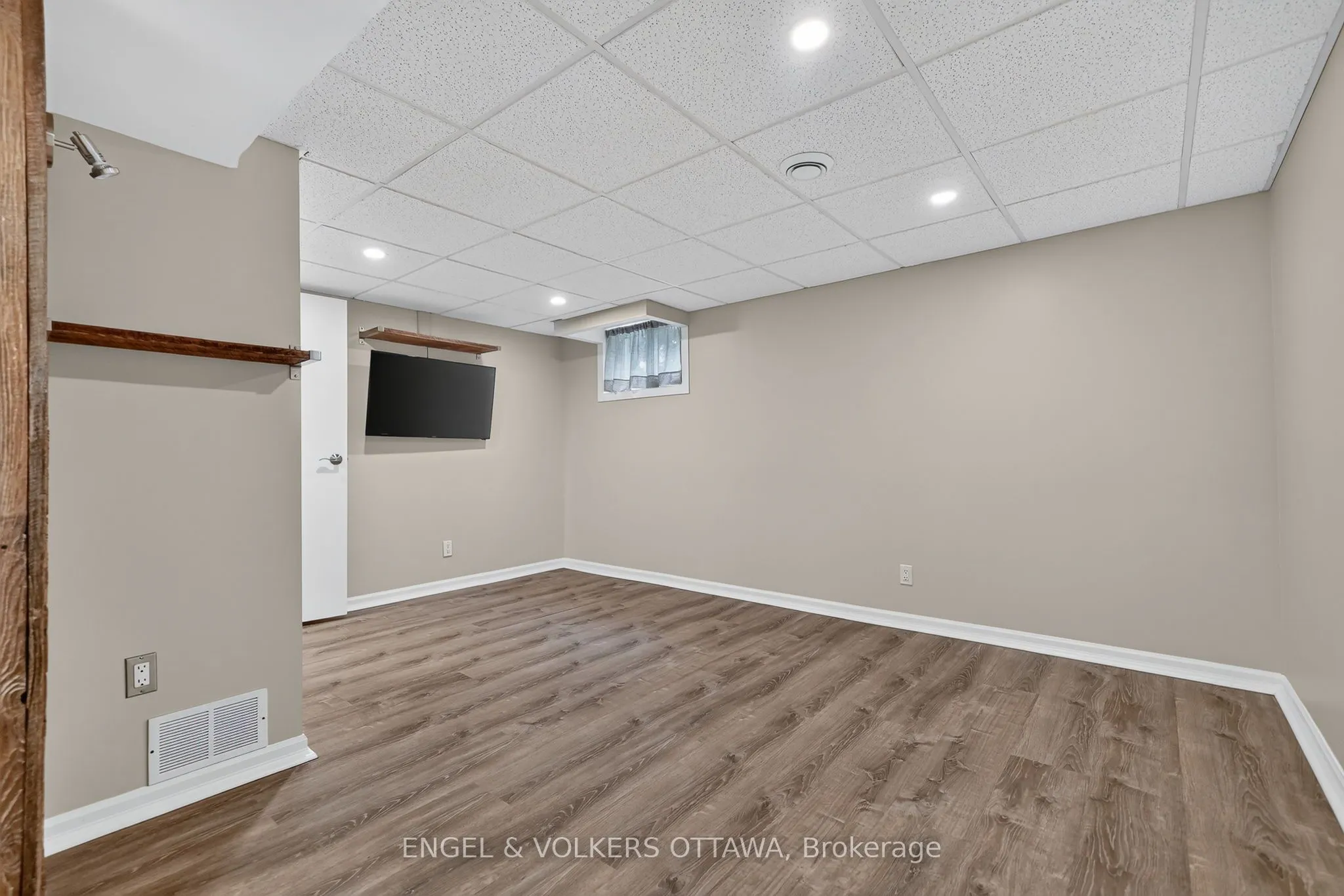 916 Iroquois Road