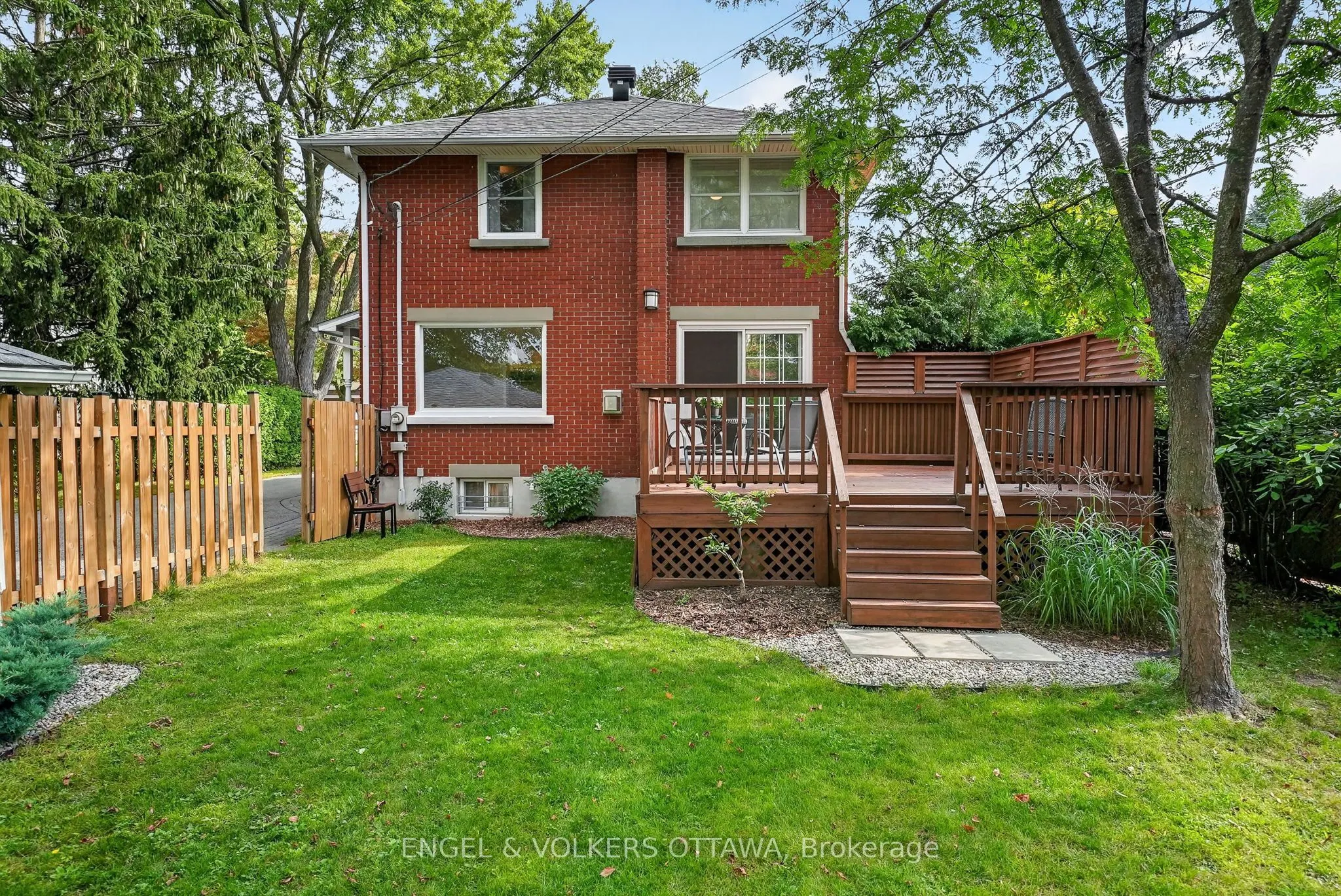 916 Iroquois Road