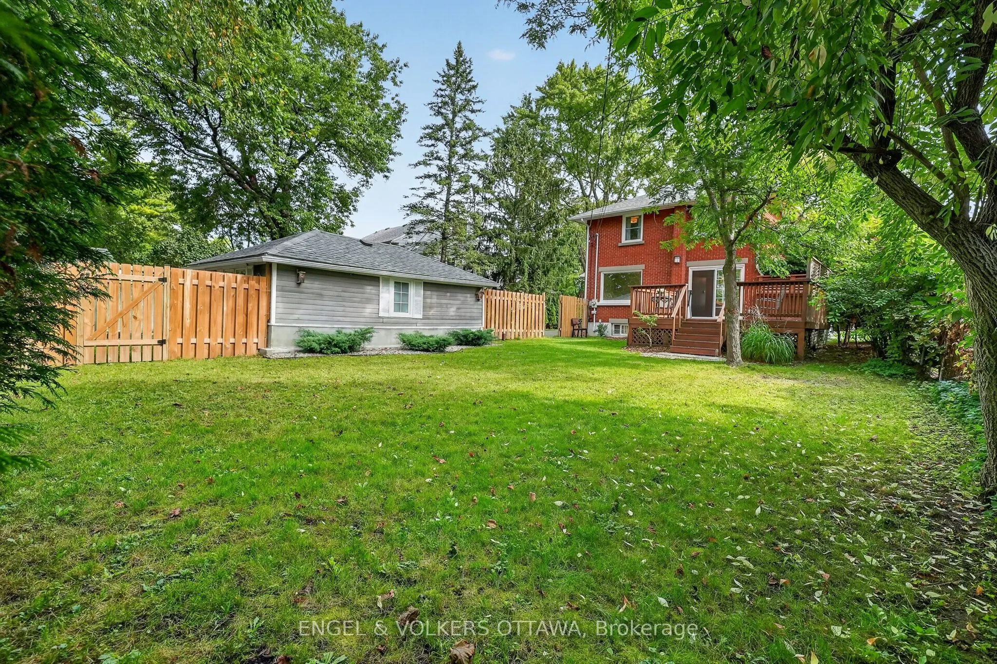 916 Iroquois Road