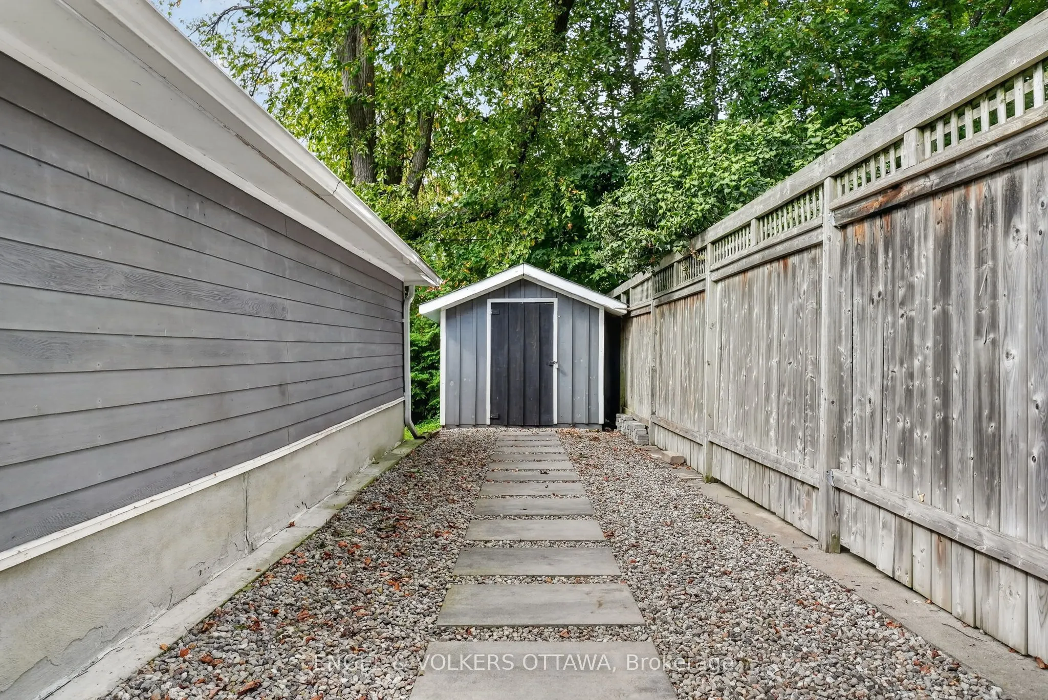 916 Iroquois Road