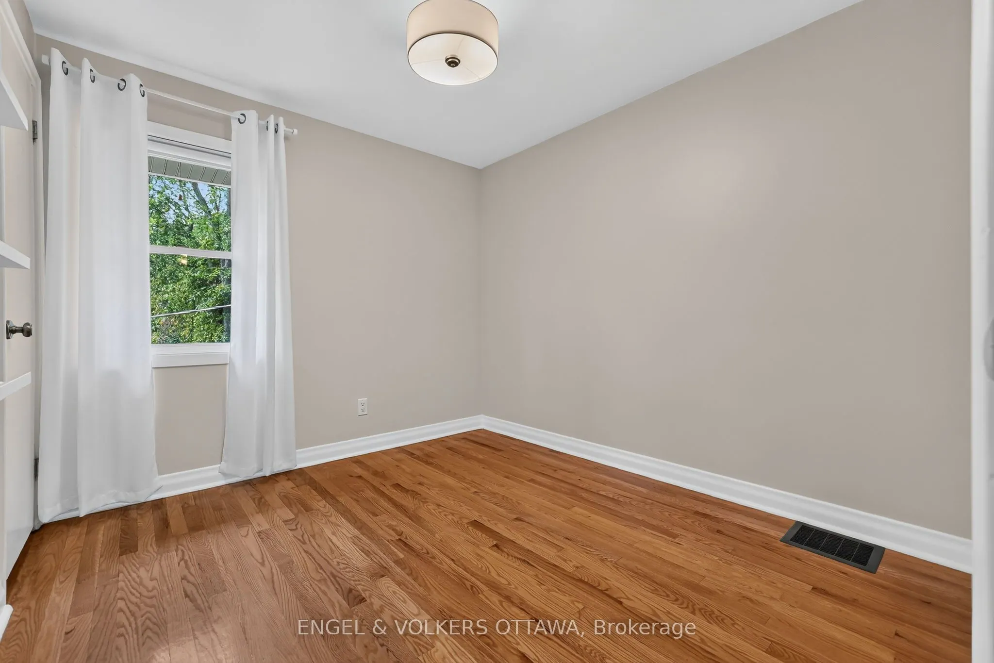 916 Iroquois Road
