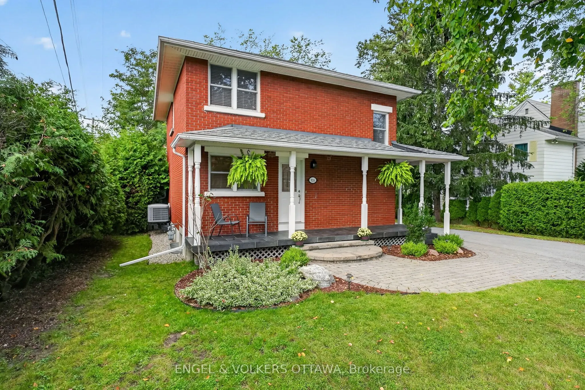 916 Iroquois Road