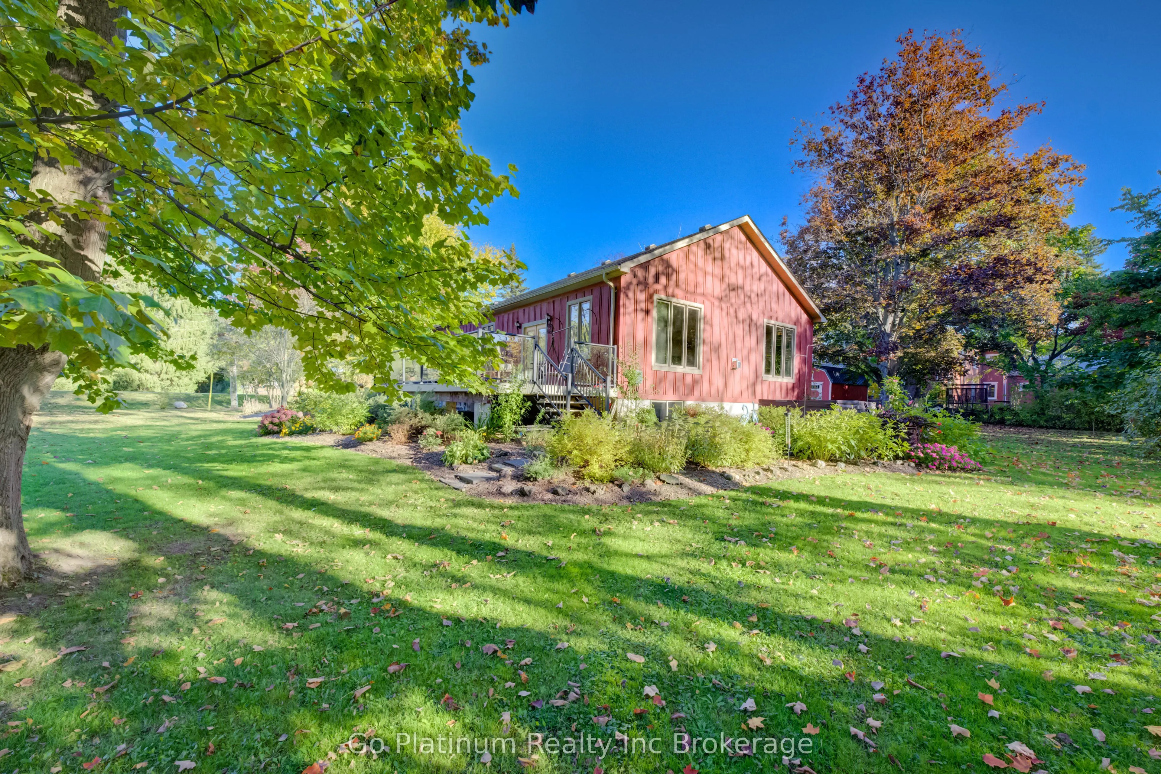 1076 Front Road