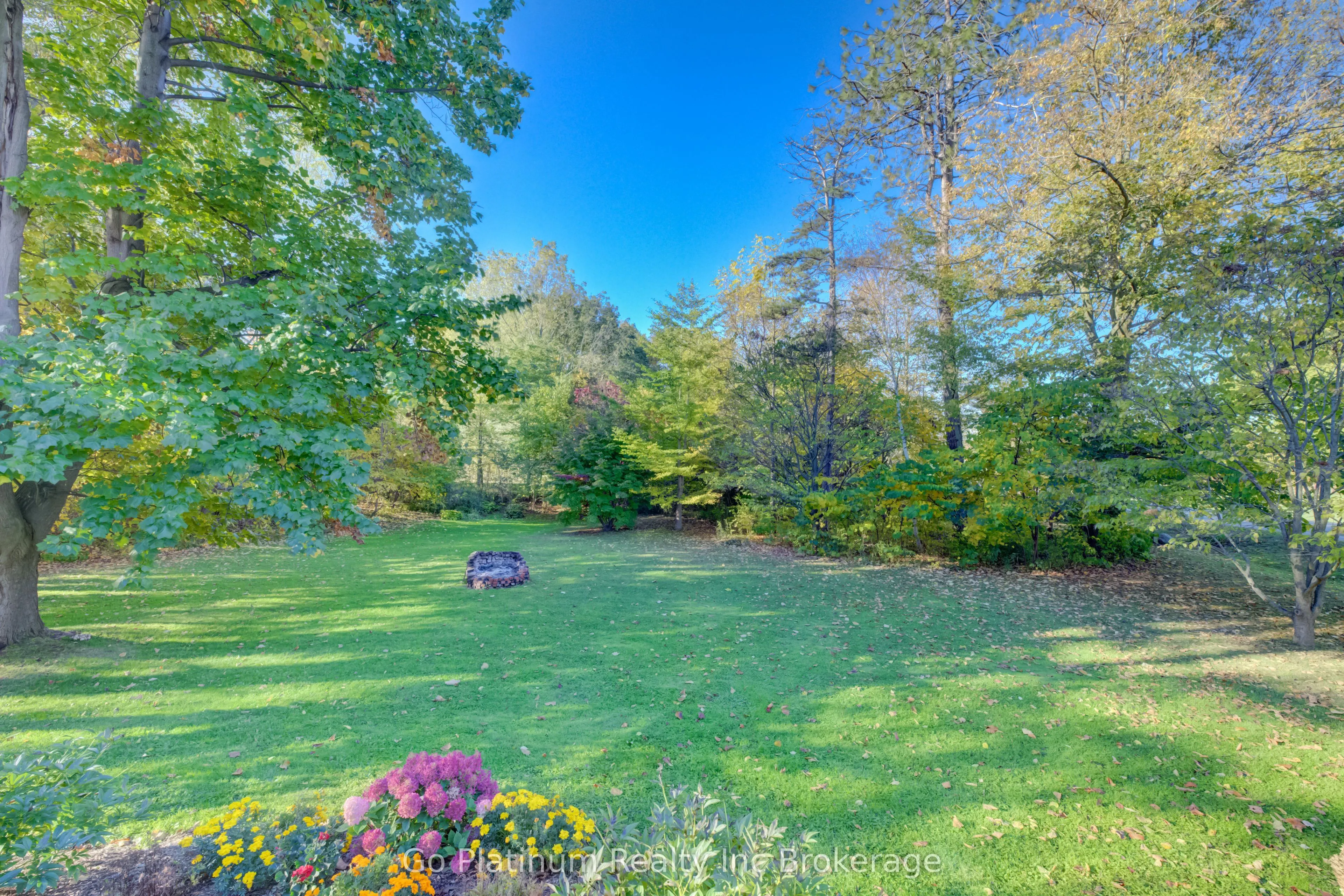 1076 Front Road