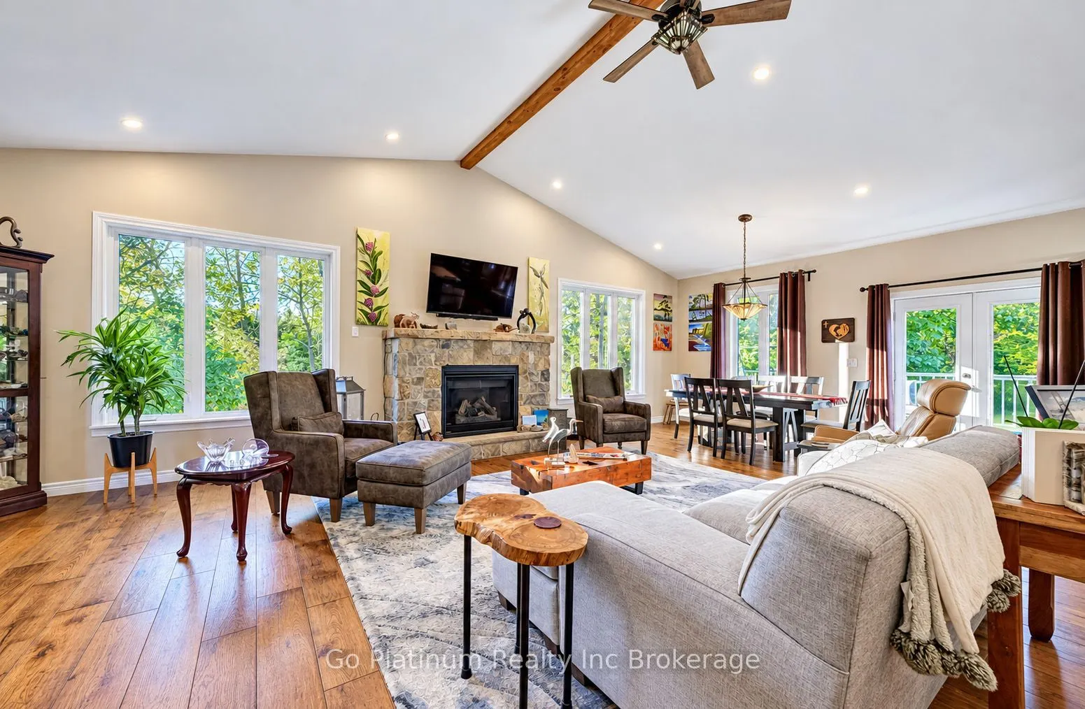 1076 Front Road