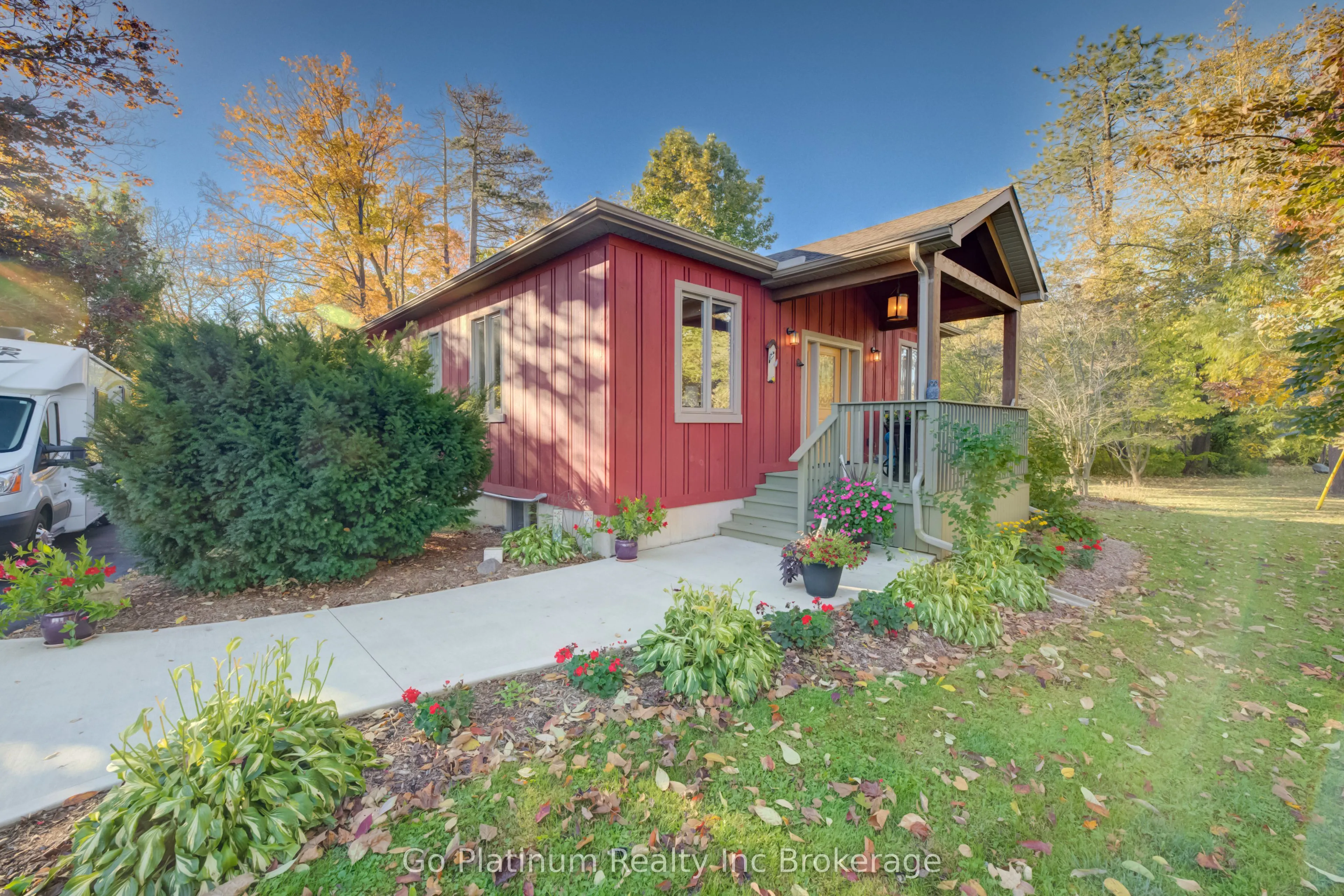 1076 Front Road
