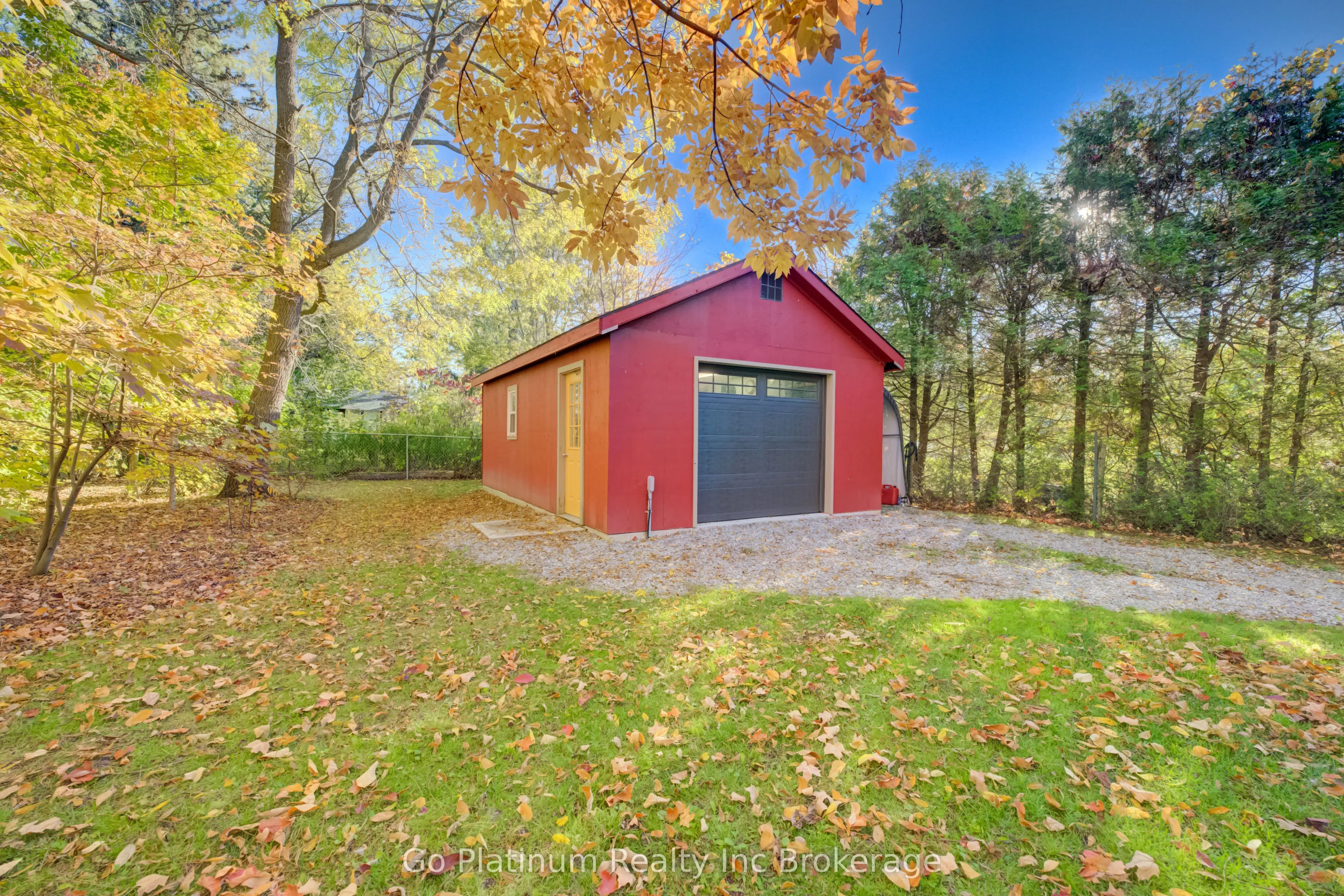 1076 Front Road
