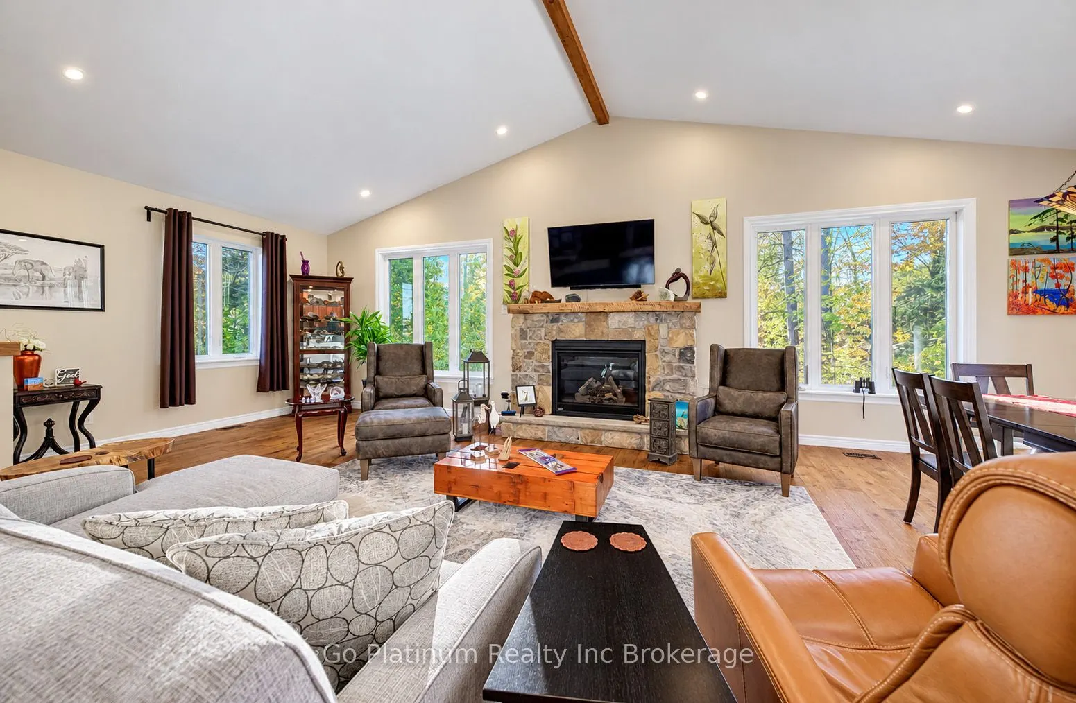 1076 Front Road