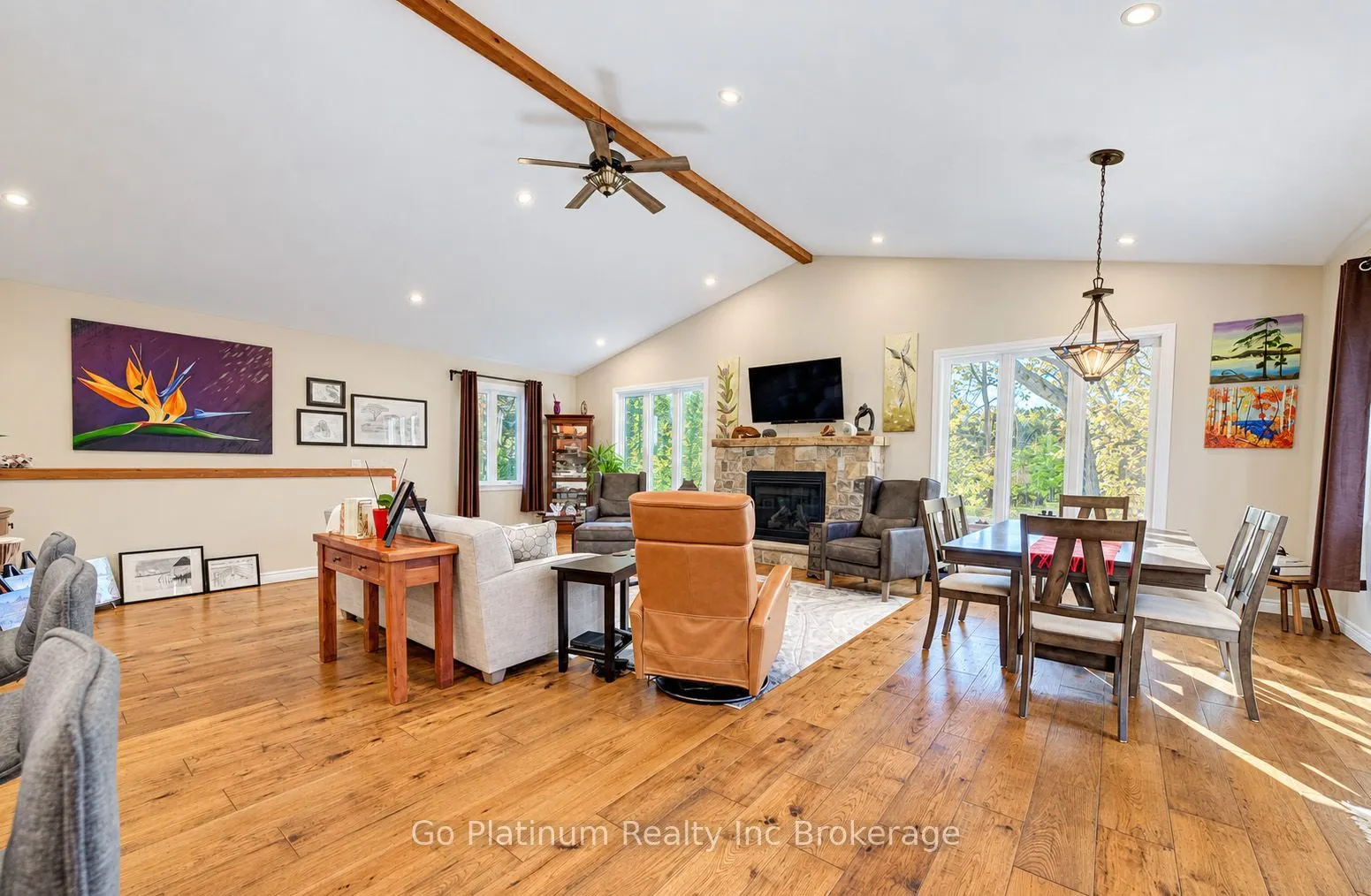 1076 Front Road