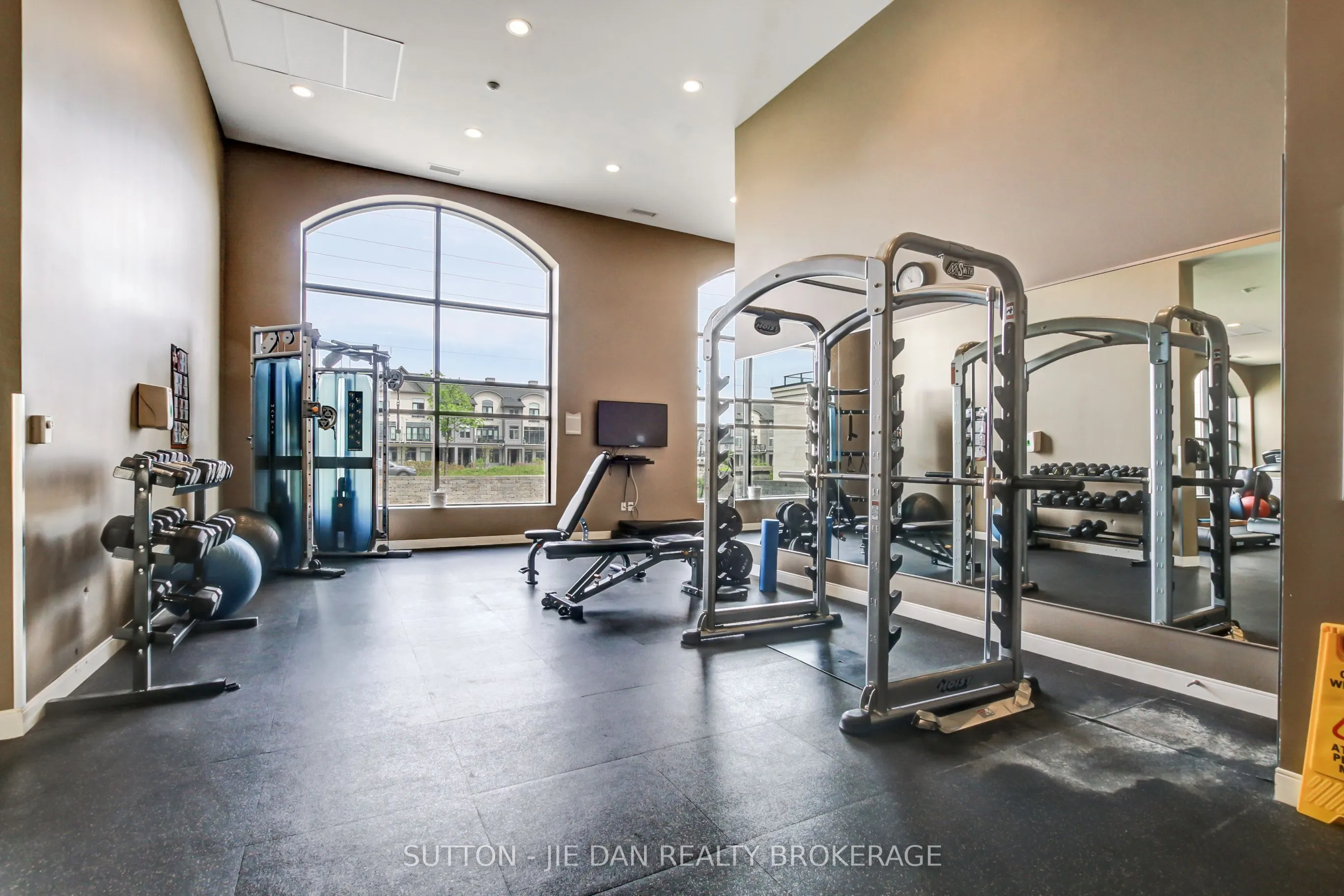 260 Villagewalk Boulevard #912