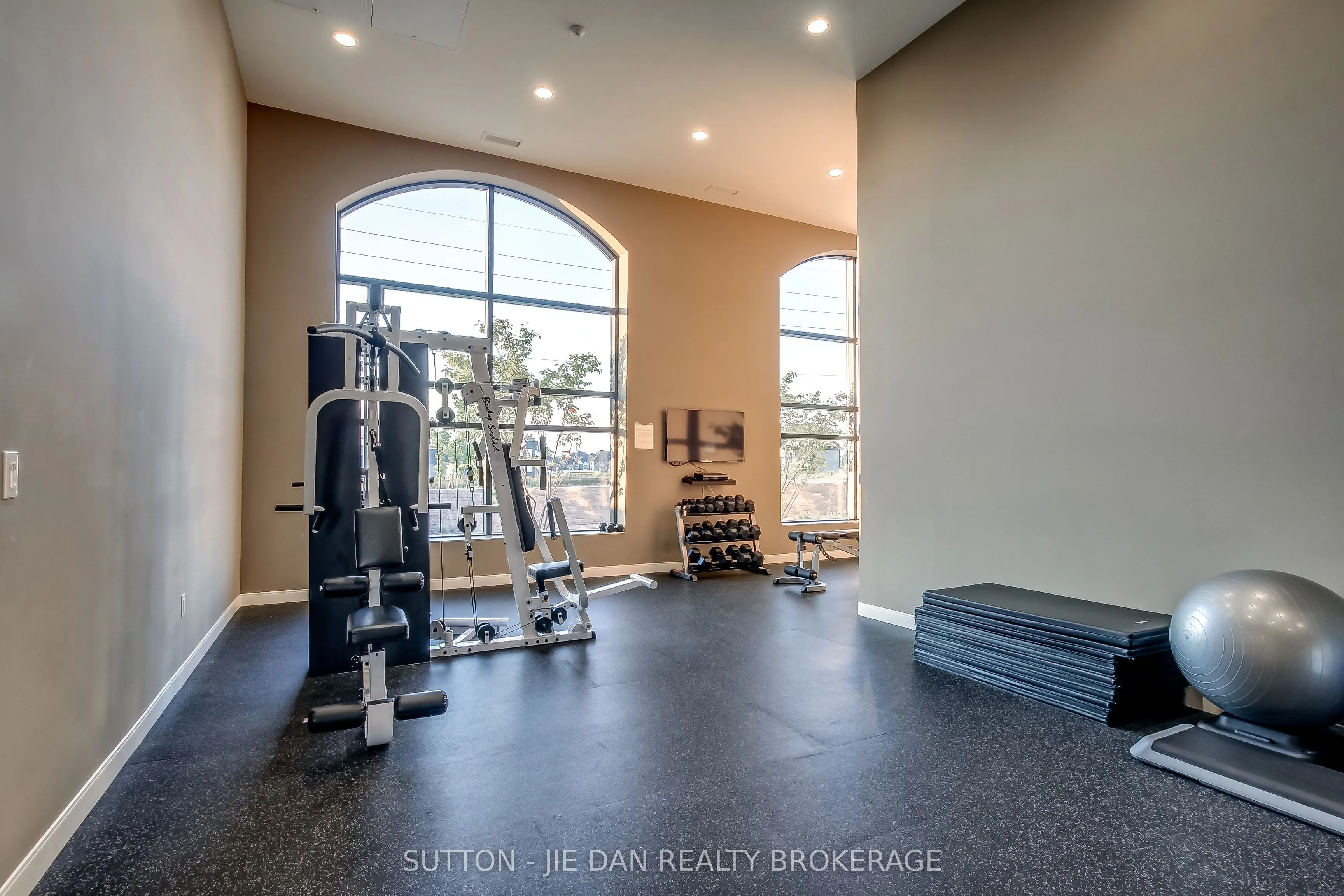 260 Villagewalk Boulevard #912