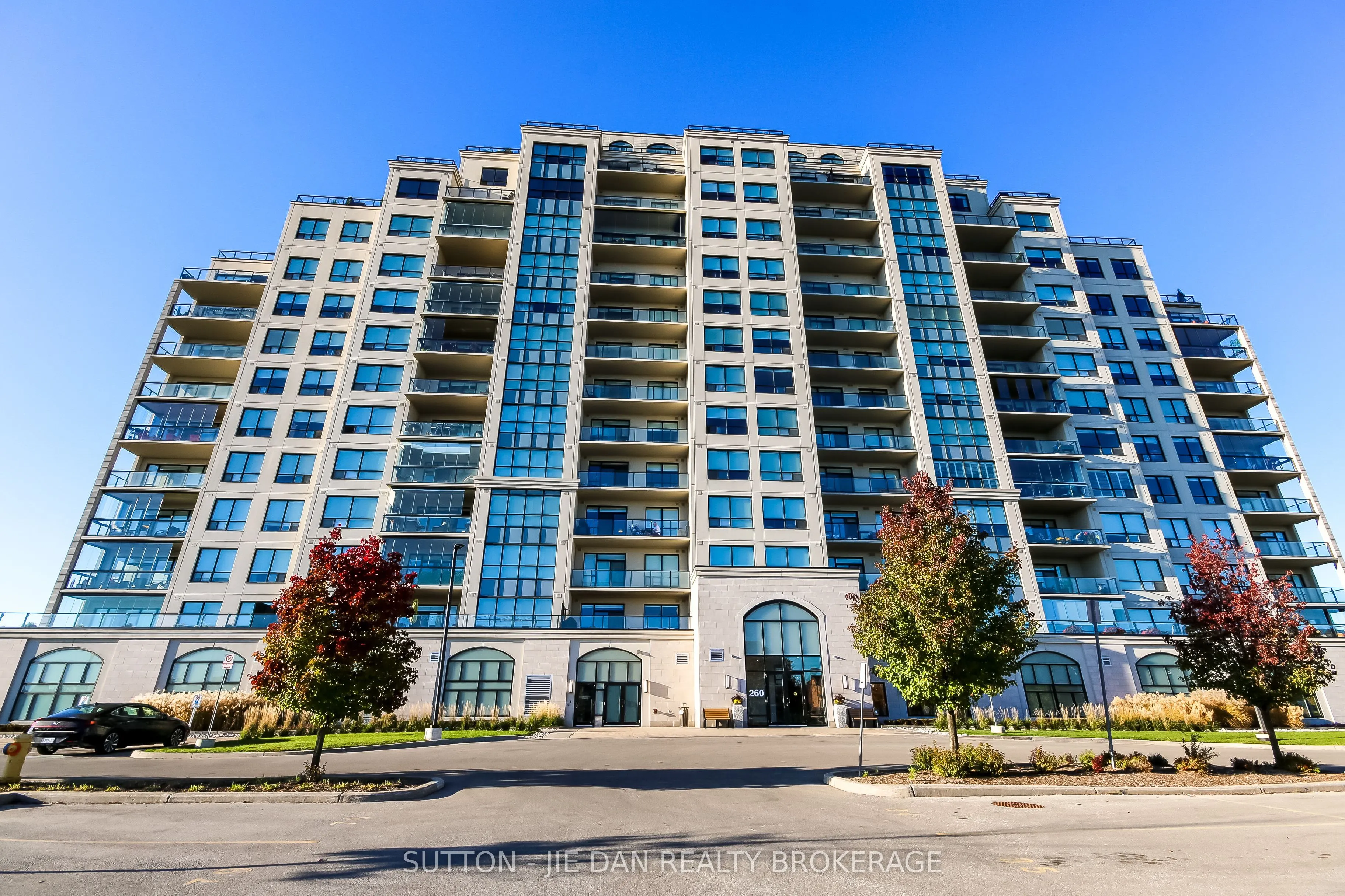 260 Villagewalk Boulevard #912