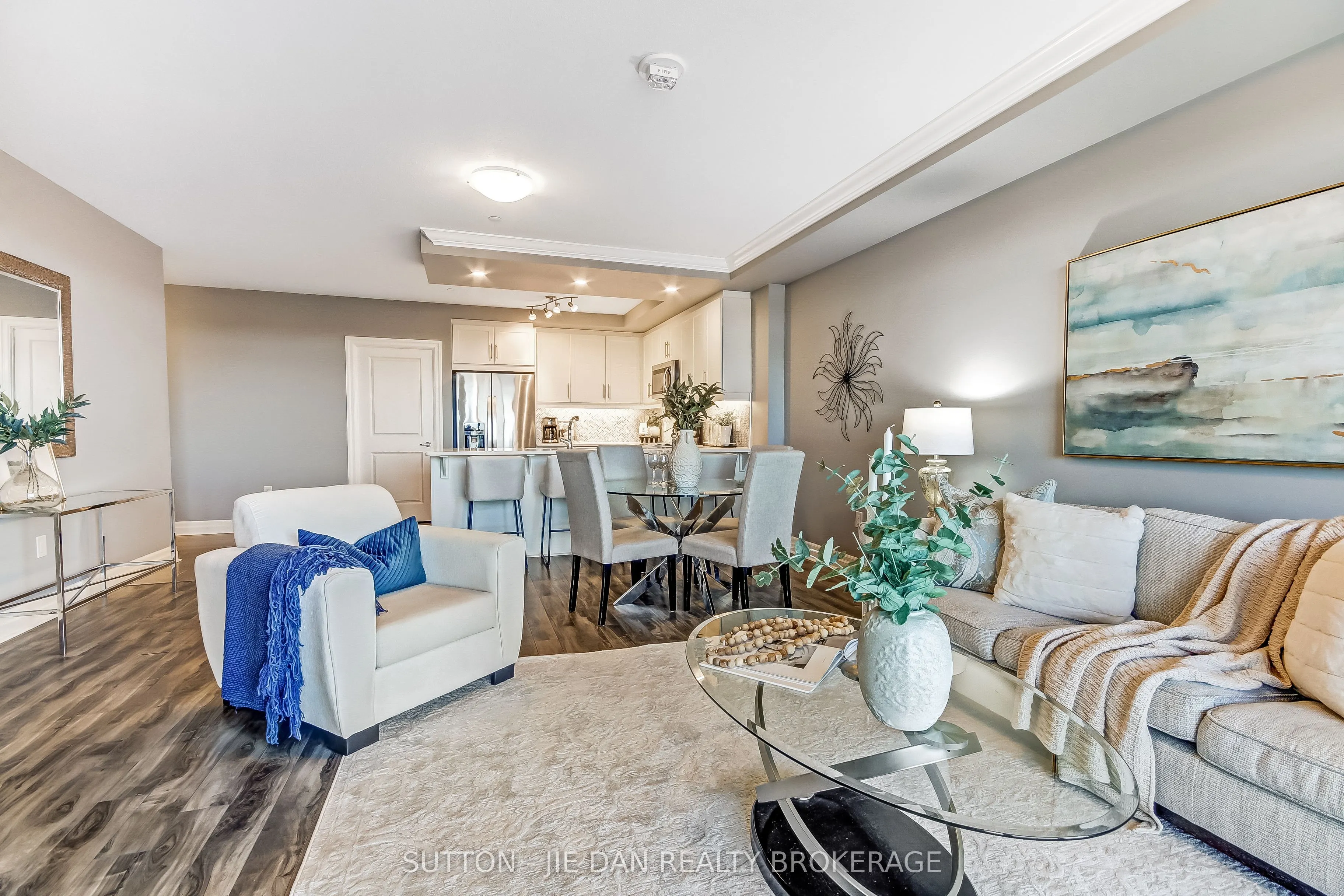 260 Villagewalk Boulevard #912