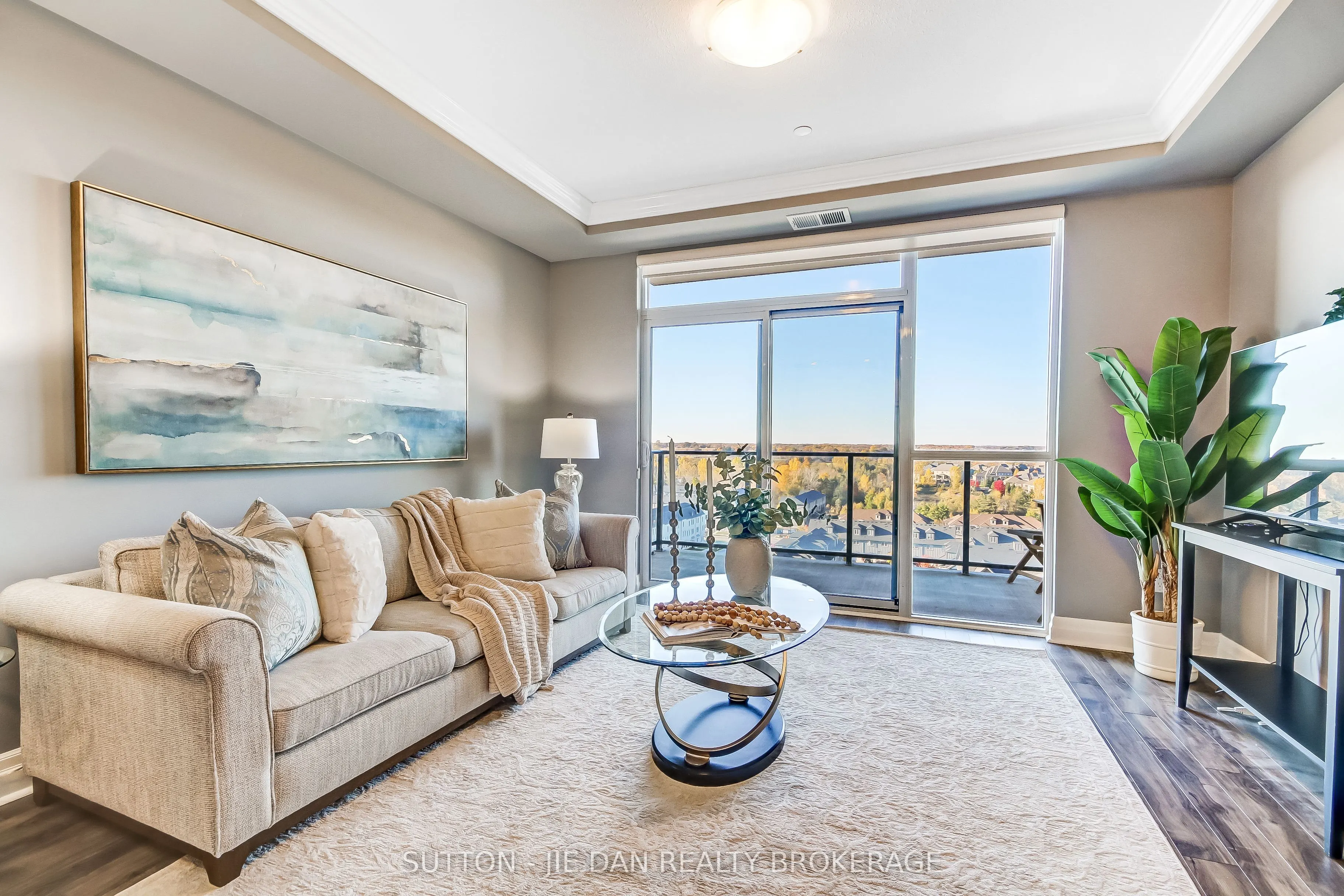 260 Villagewalk Boulevard #912