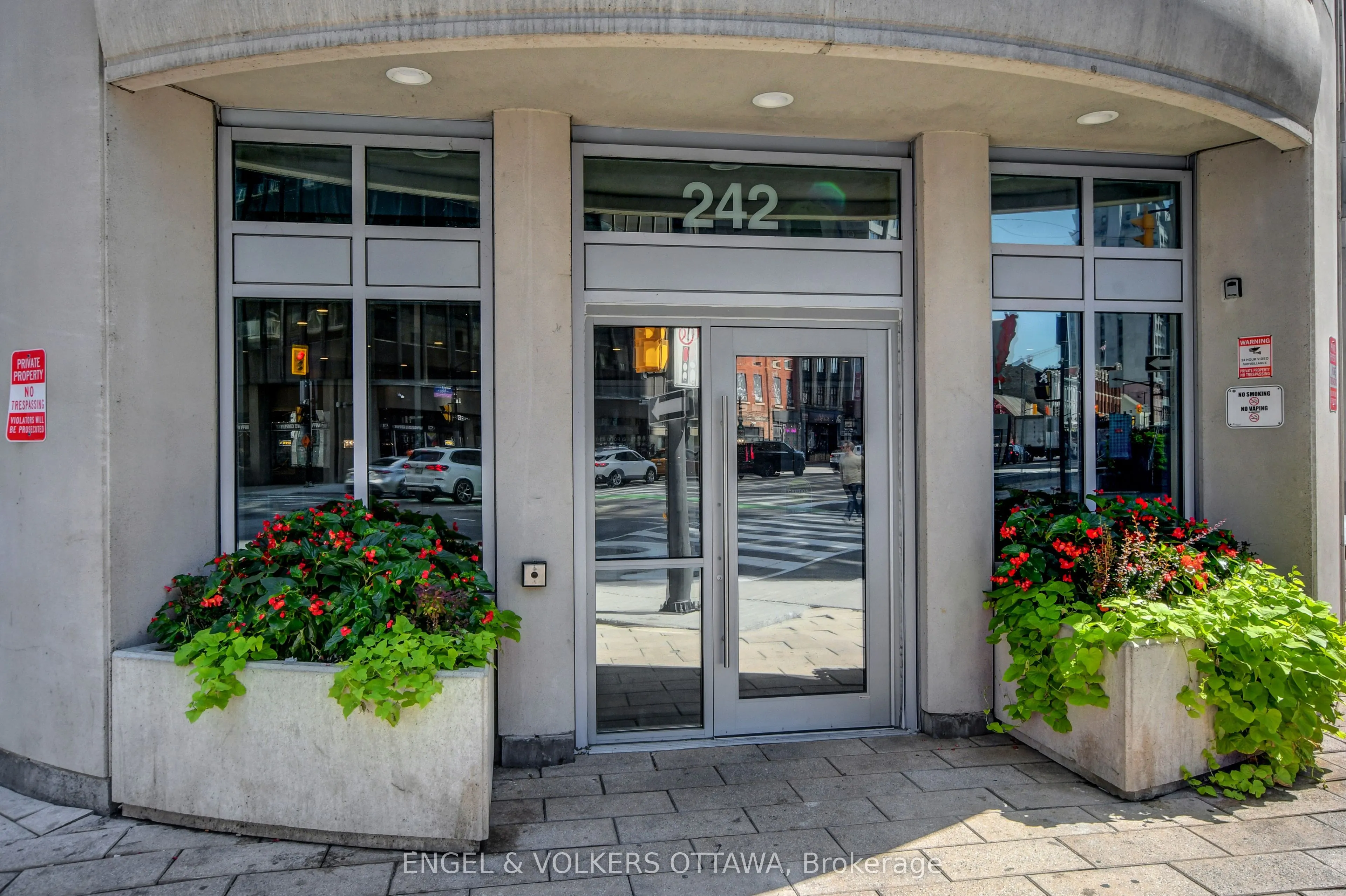 242 Rideau Street #1305